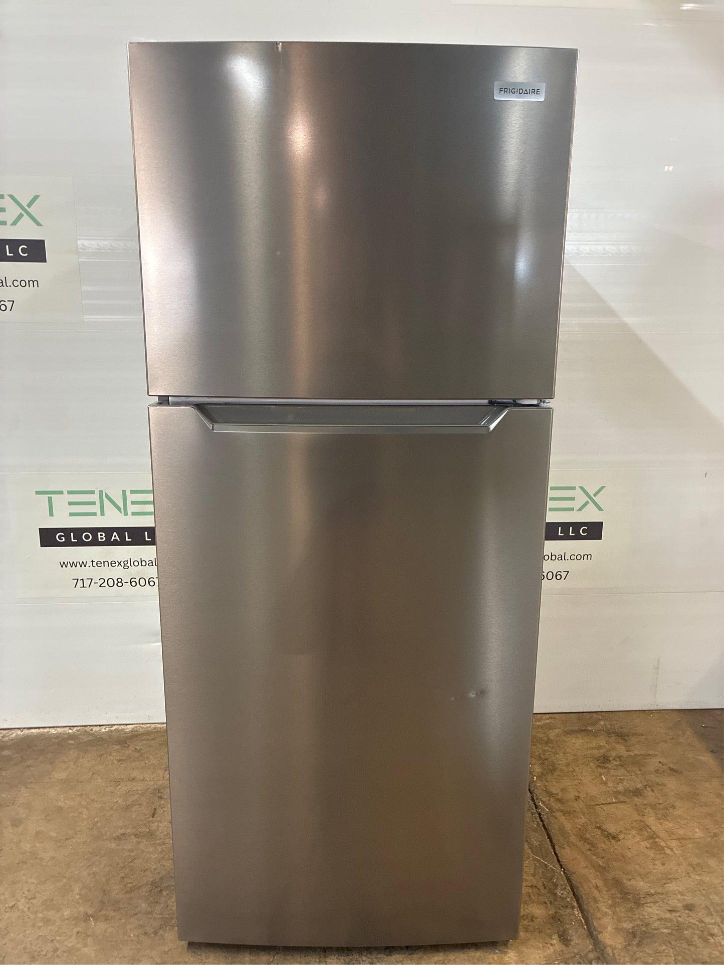 17.6 cu. ft. Top Freezer Refrigerator