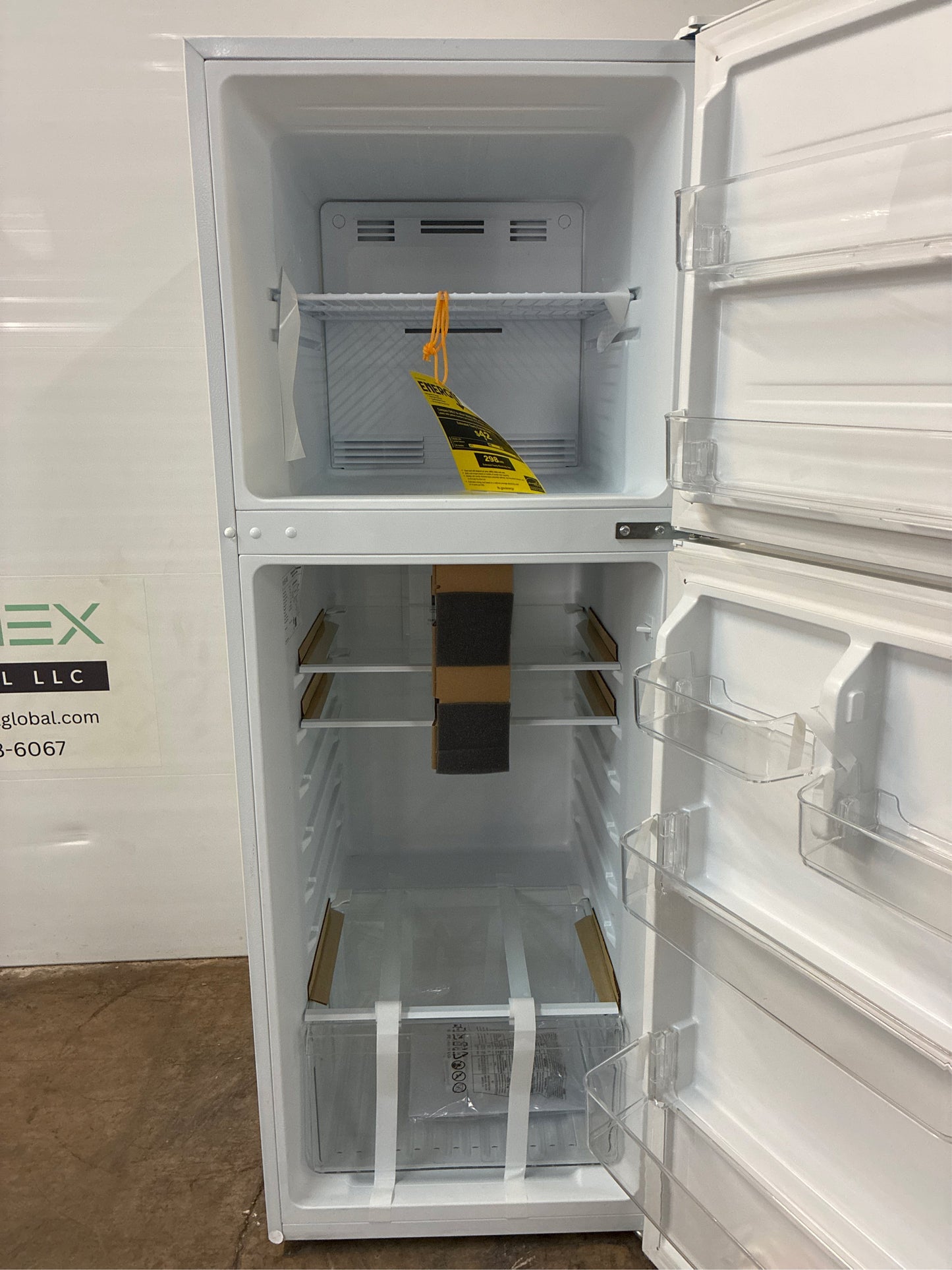 10.1 cu. ft. Top Freezer Refrigerator - White