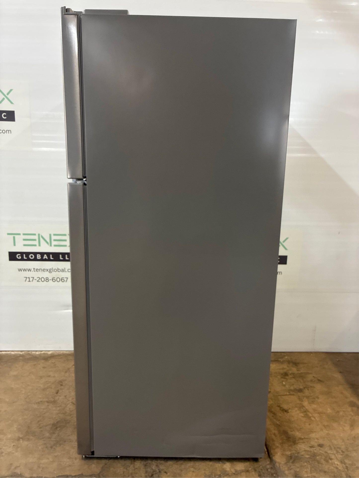 17.6 cu. ft. Top Freezer Refrigerator