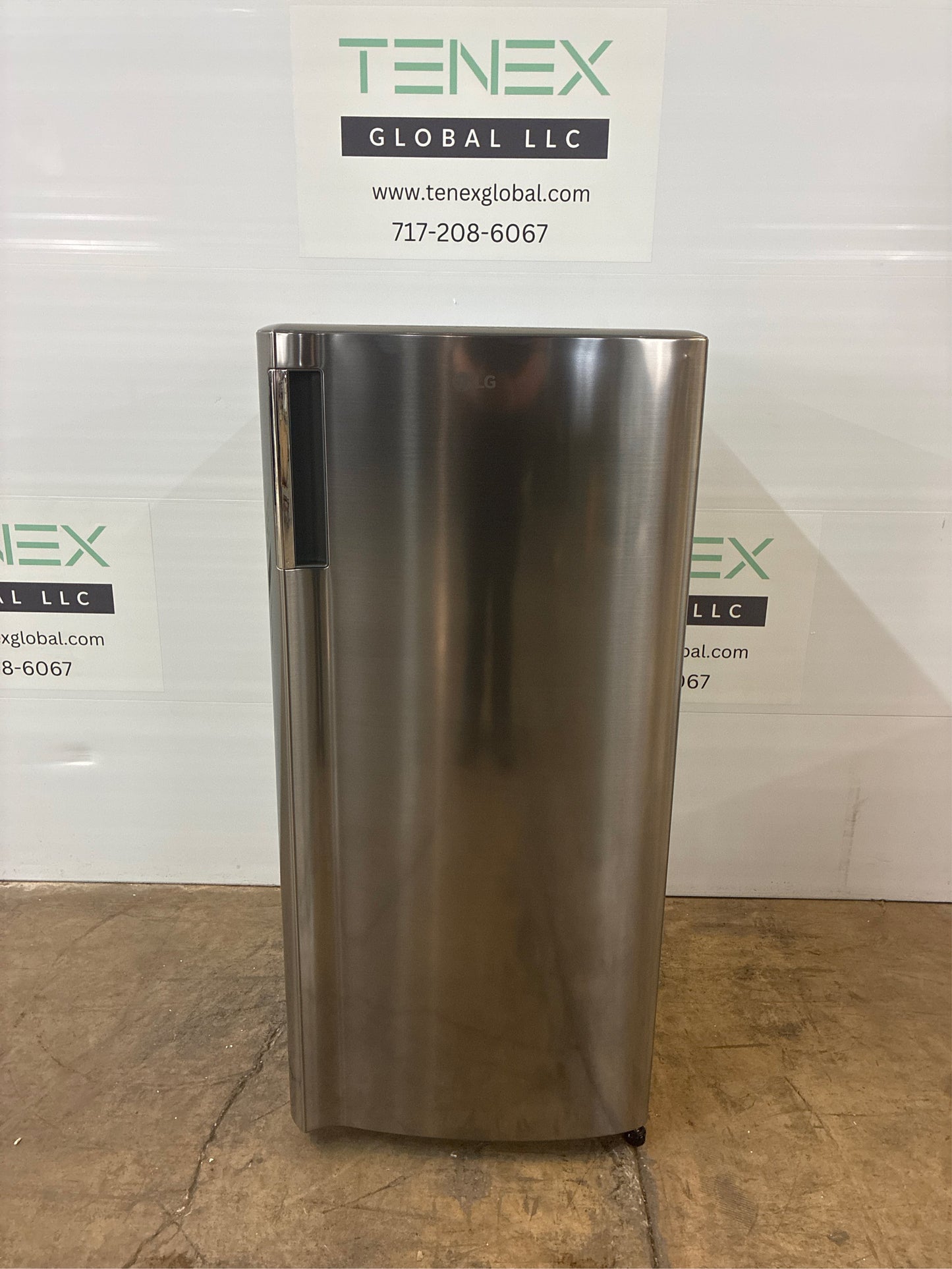 LG 5.79-cu ft Mini Refrigerator with Freezer