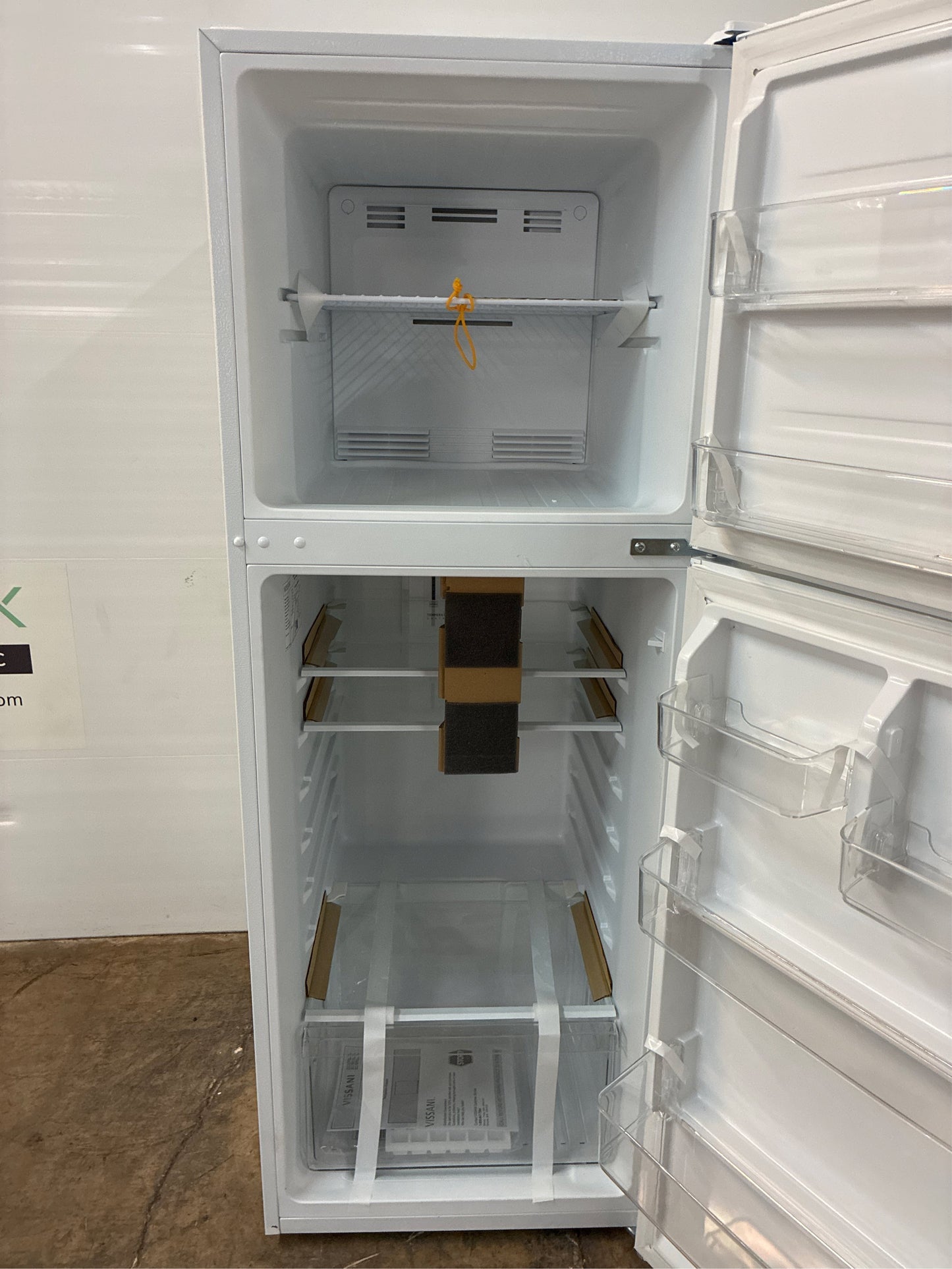 10.1 cu. ft. Top Freezer Refrigerator, White