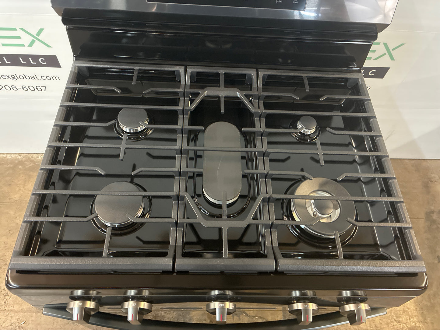 Samsung 30-in 5 Burners 6-cu ft Gas Range