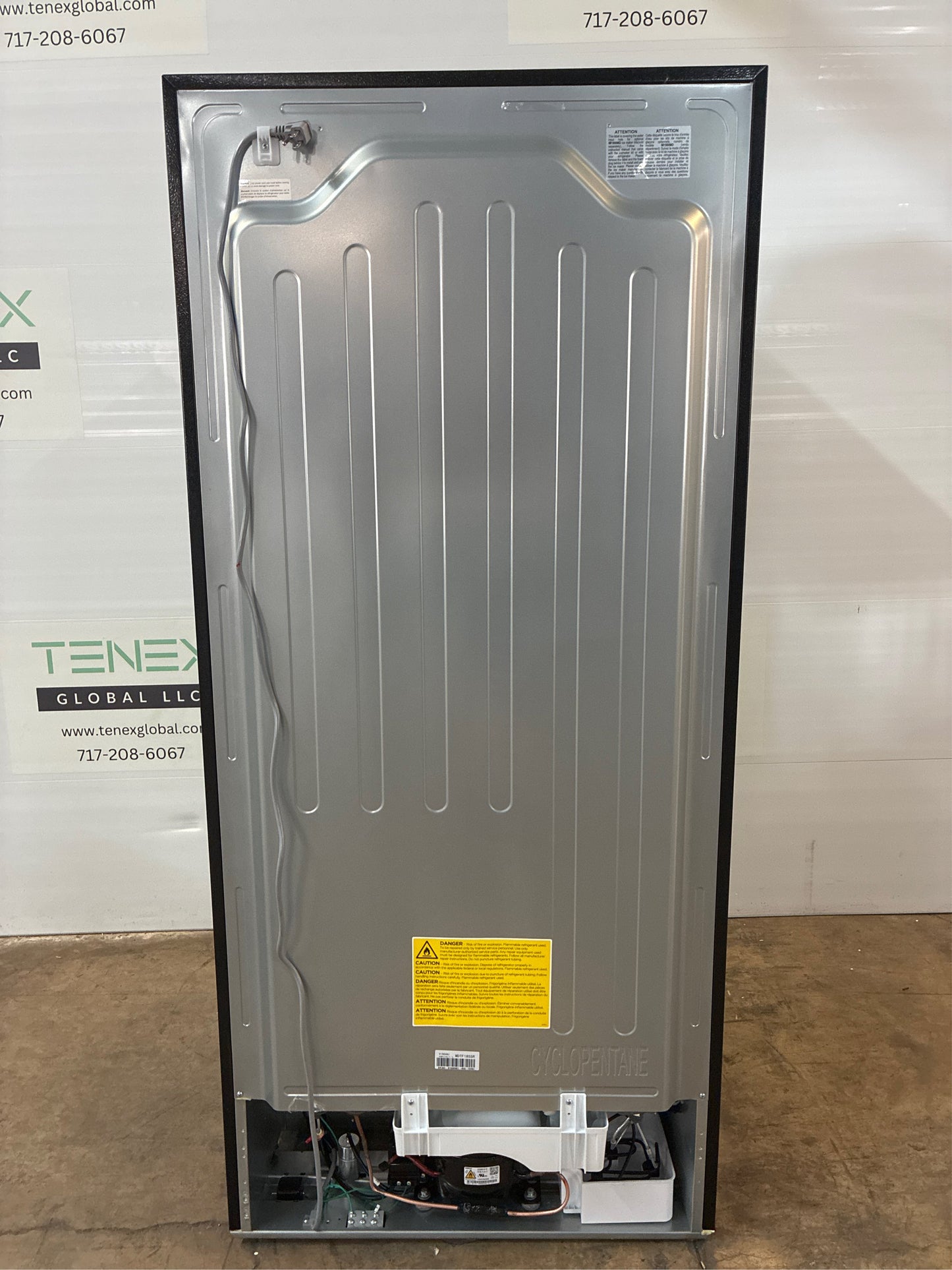 18 cu. ft. Top Freezer Refrigerator Steel