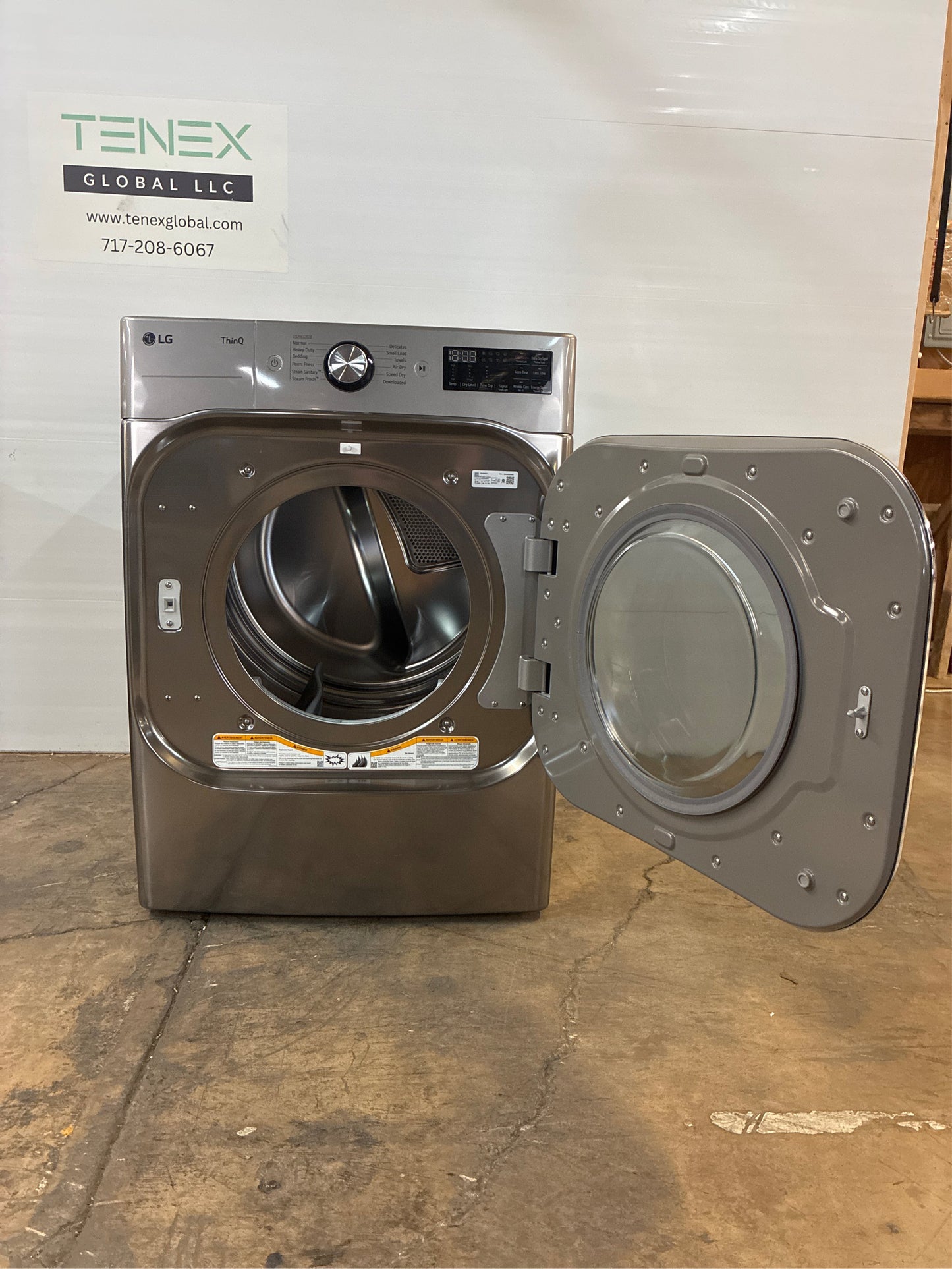 LG TurboSteam 9-cu ft Gas Dryer, Black Steel.