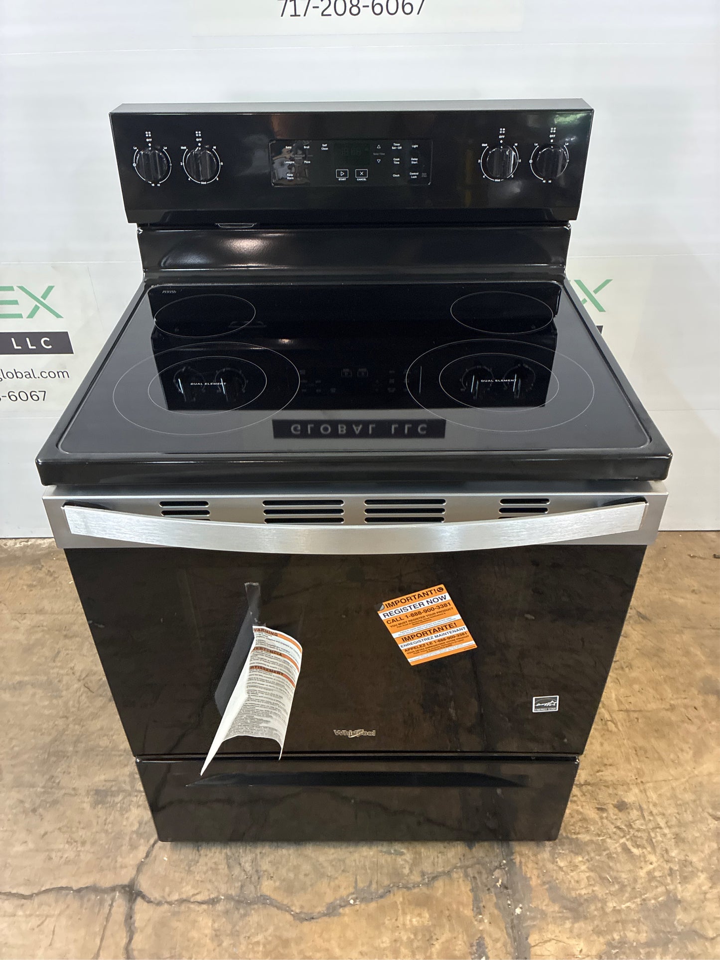 Whirlpool 30 in. Freestanding Electric Range, Black