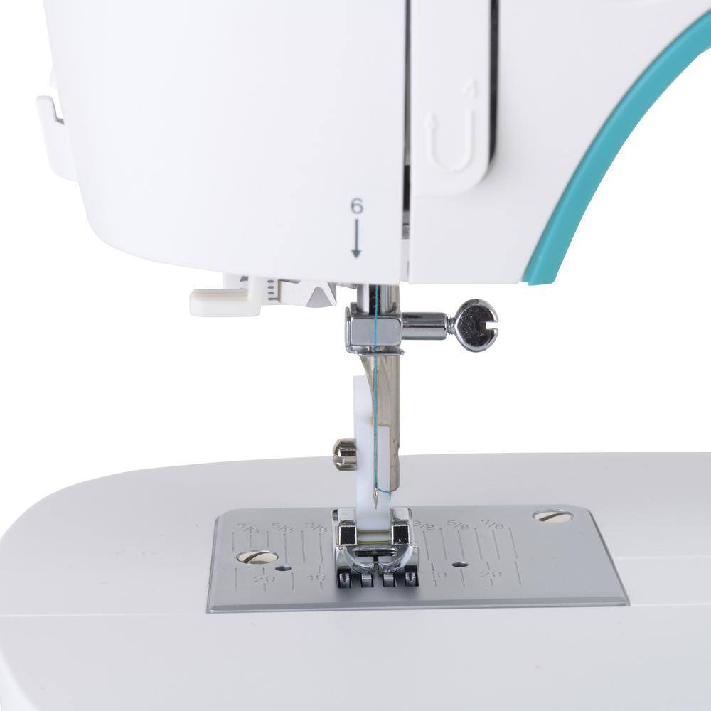 M3300 23-Stitch Sewing Machine: Threader