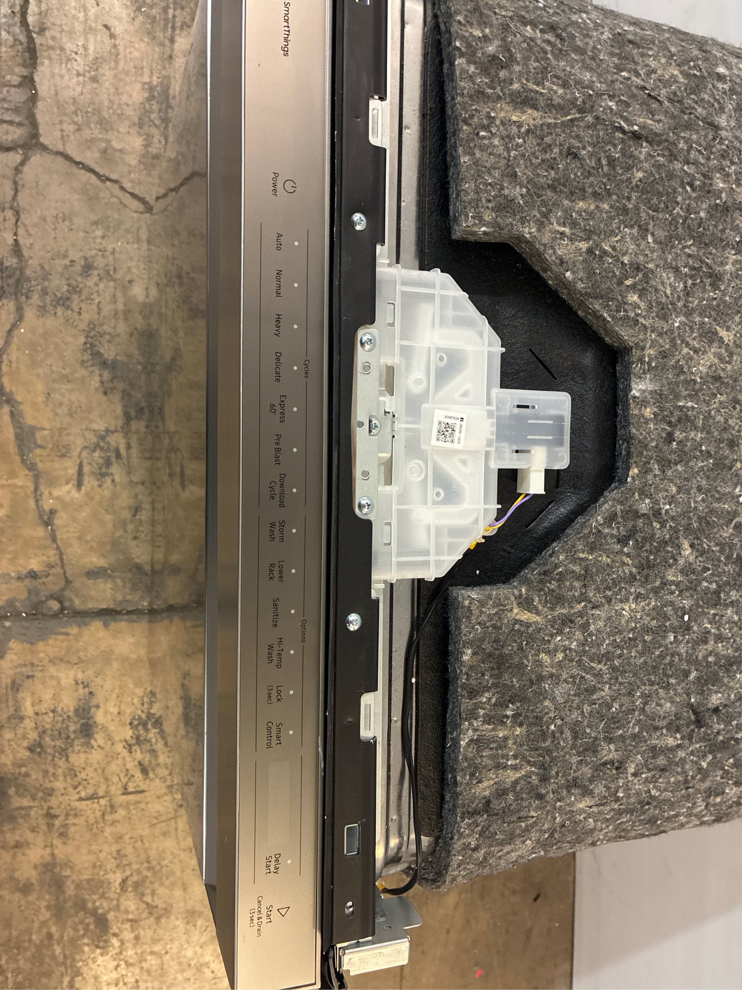 Samsung AutoRelease 24 Dishwasher SS