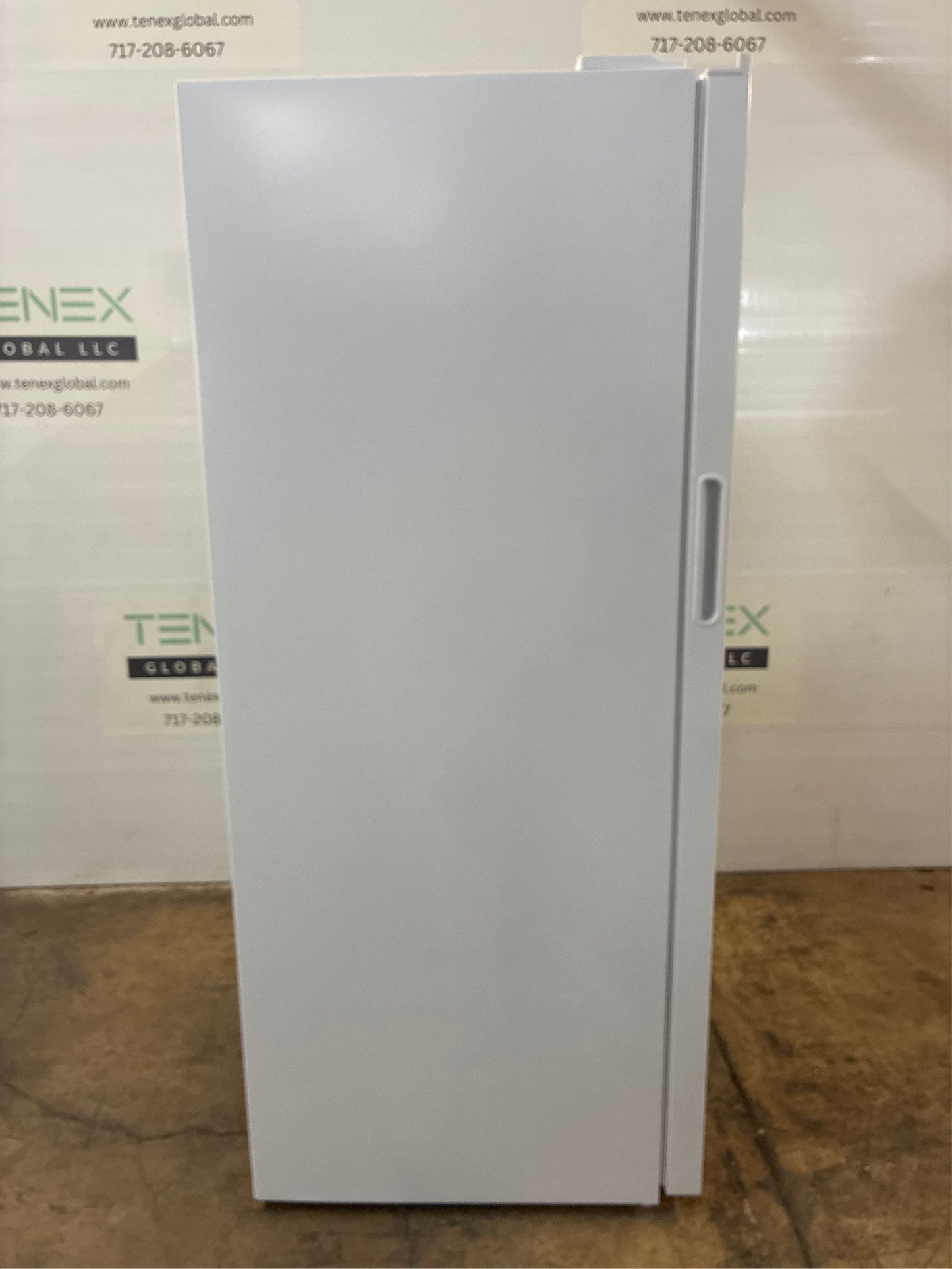 Frigidaire 27.8in 16 cu.ft Frost Free Freezer