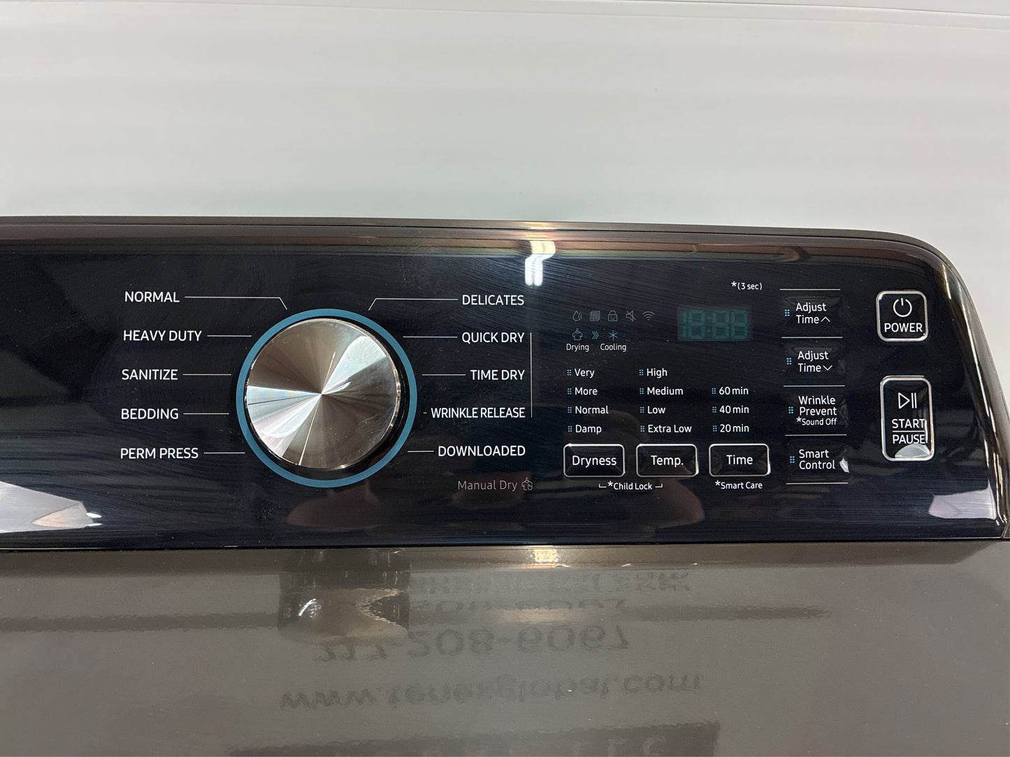 Samsung 7.4 cu. ft. Vented Smart Electric Dryer.