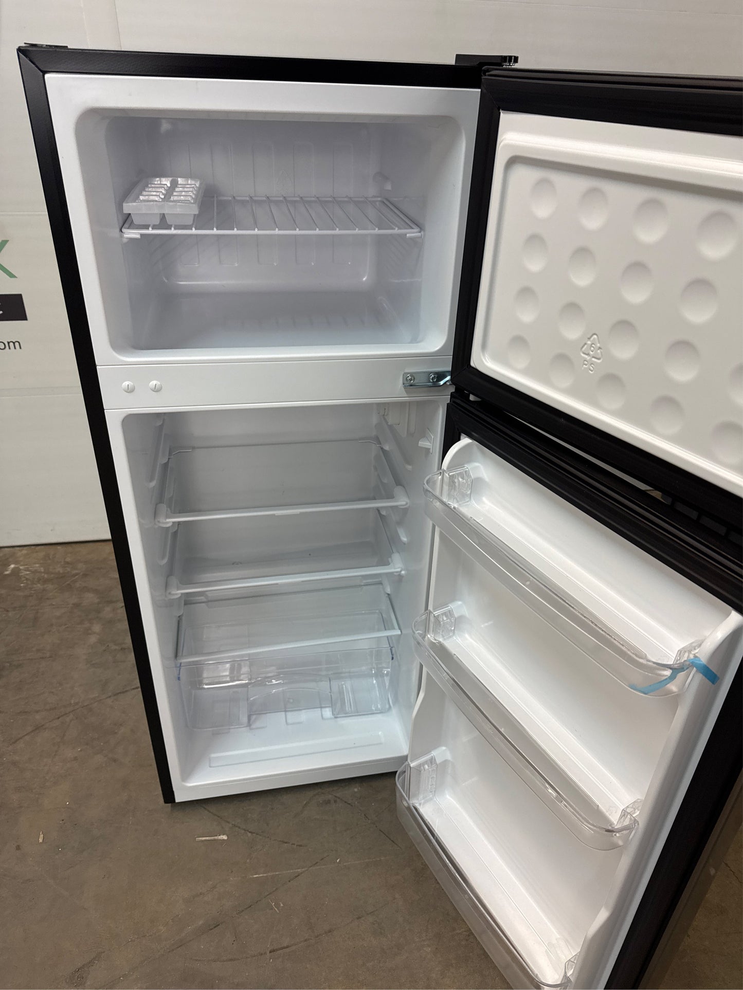 Vissani 4.5 cu. ft. 2-Door Mini Fridge Platinum