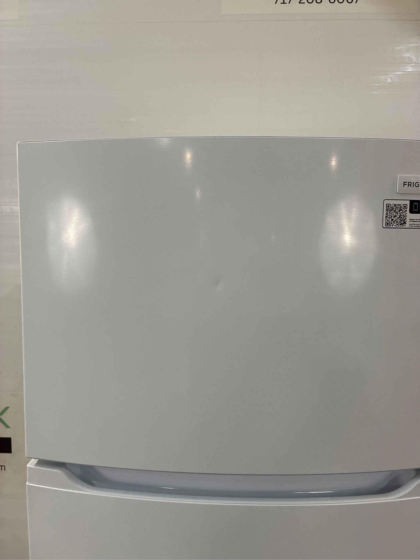 Frigidaire 27.6 in. 13.9 cu. ft. Top Freezer Refrigerator