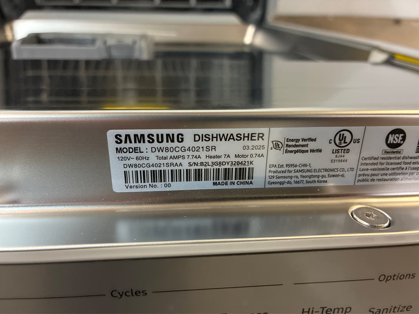 Samsung Fingerprint-Resistant Dishwasher with Rack