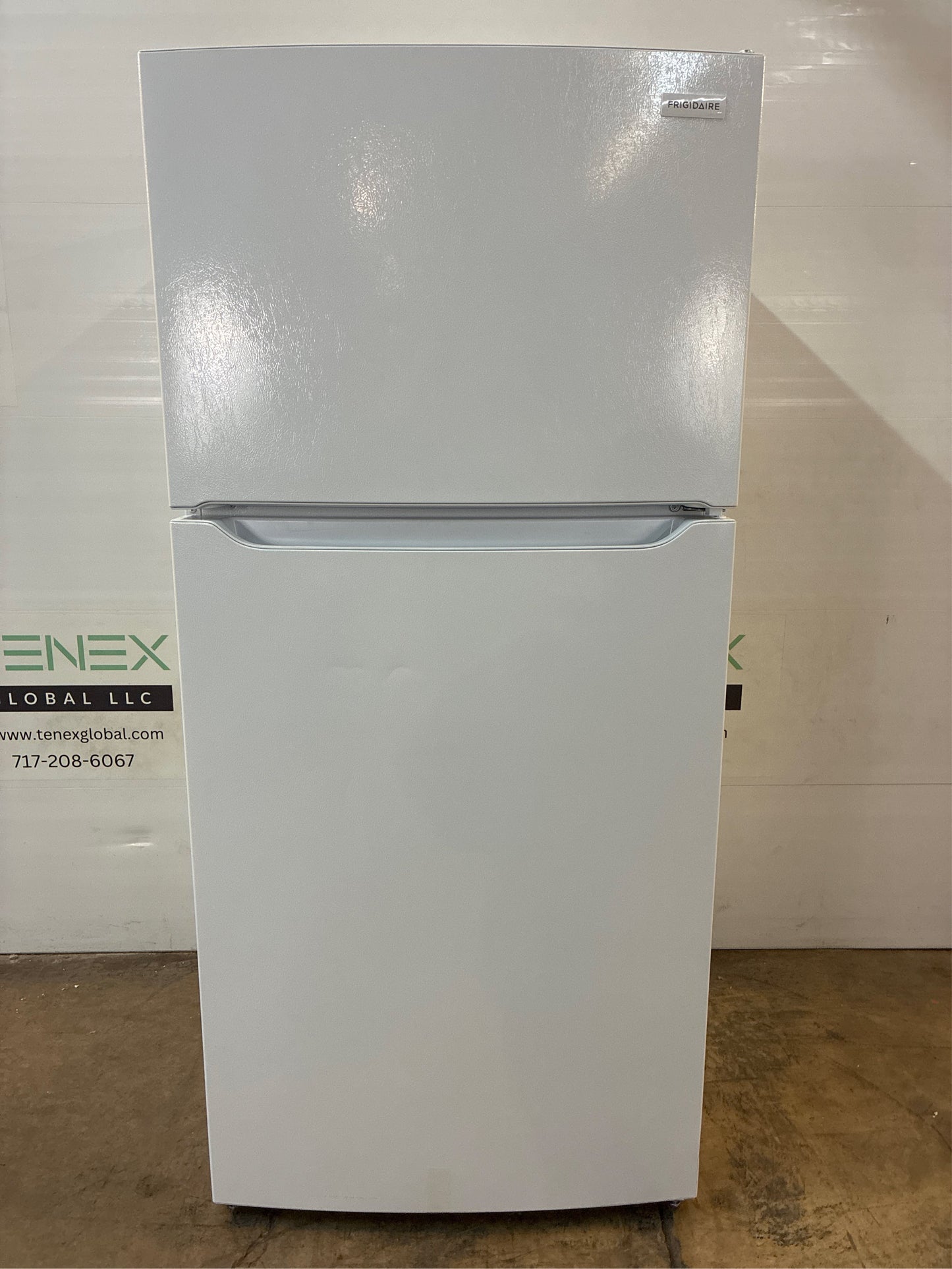 Frigidaire 18.2 cu. ft - Top Freezer Refrigerator in White