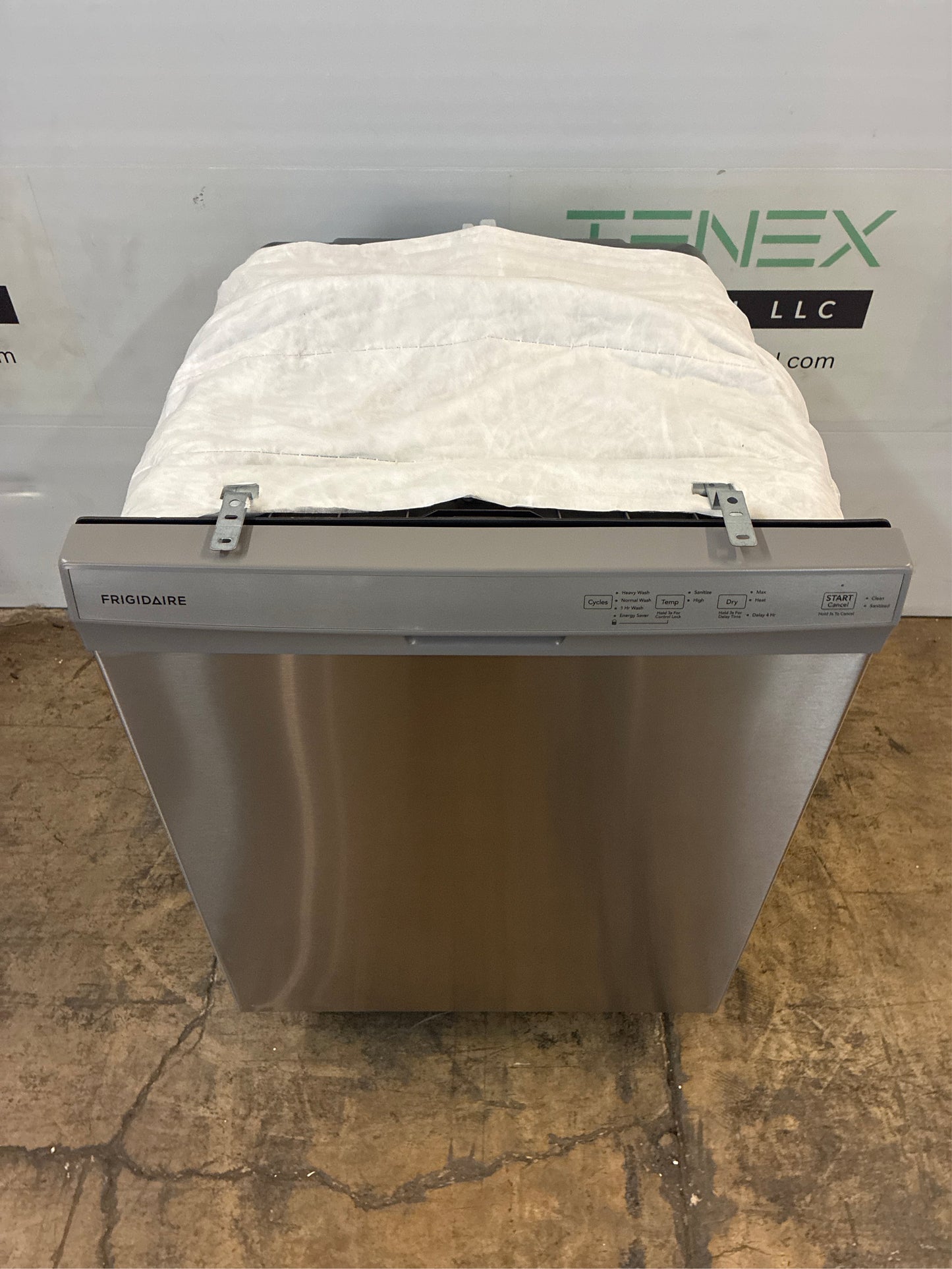 Frigidaire 24 in Front Control Built-In Dishwasher