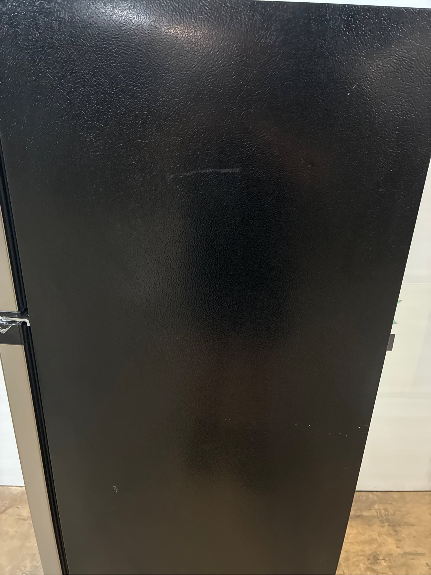 7.1 cu. ft. Top Freezer Refrigerator