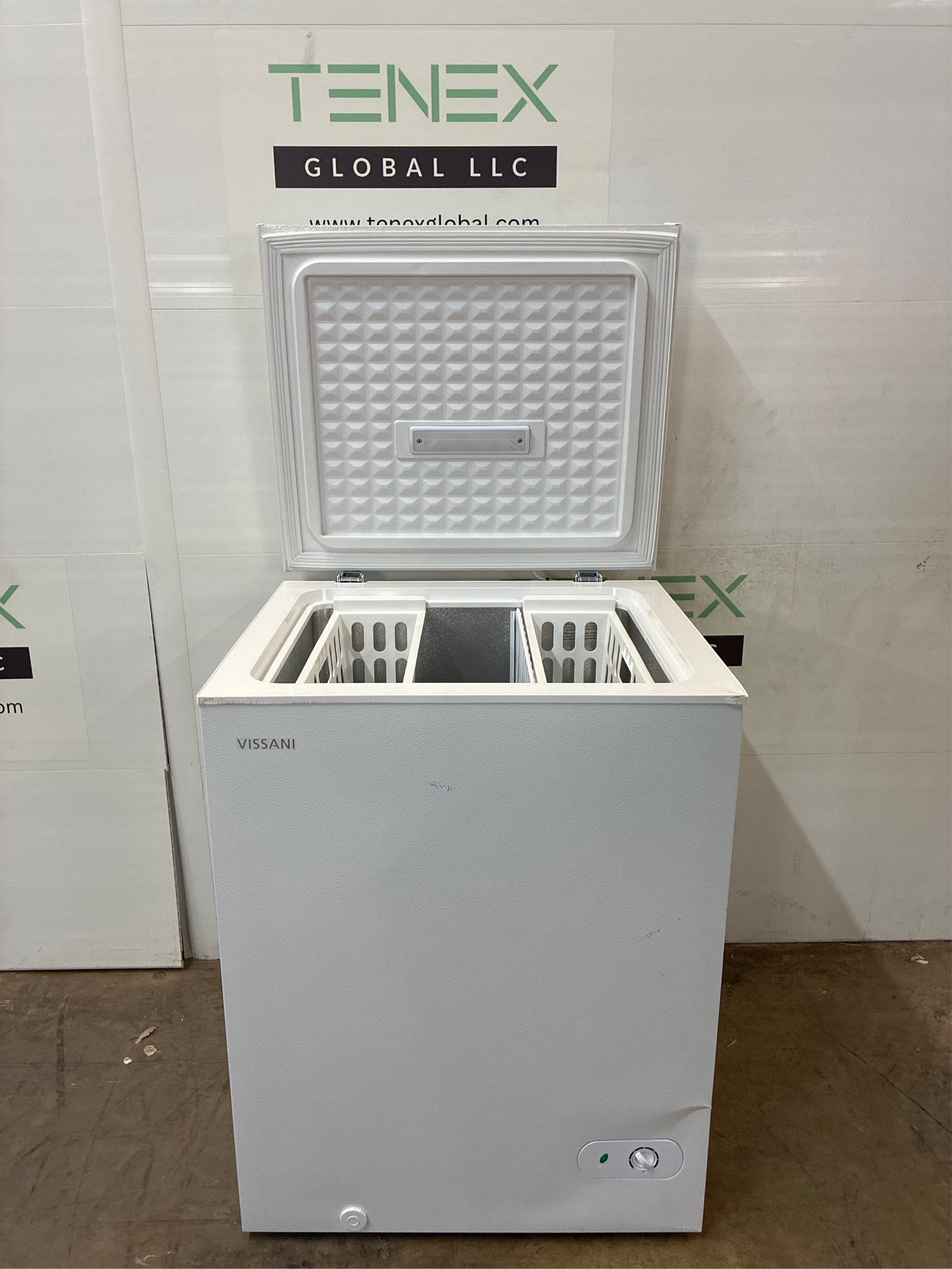 Vissani 5.0 cu. ft. Chest Freezer with LED Light