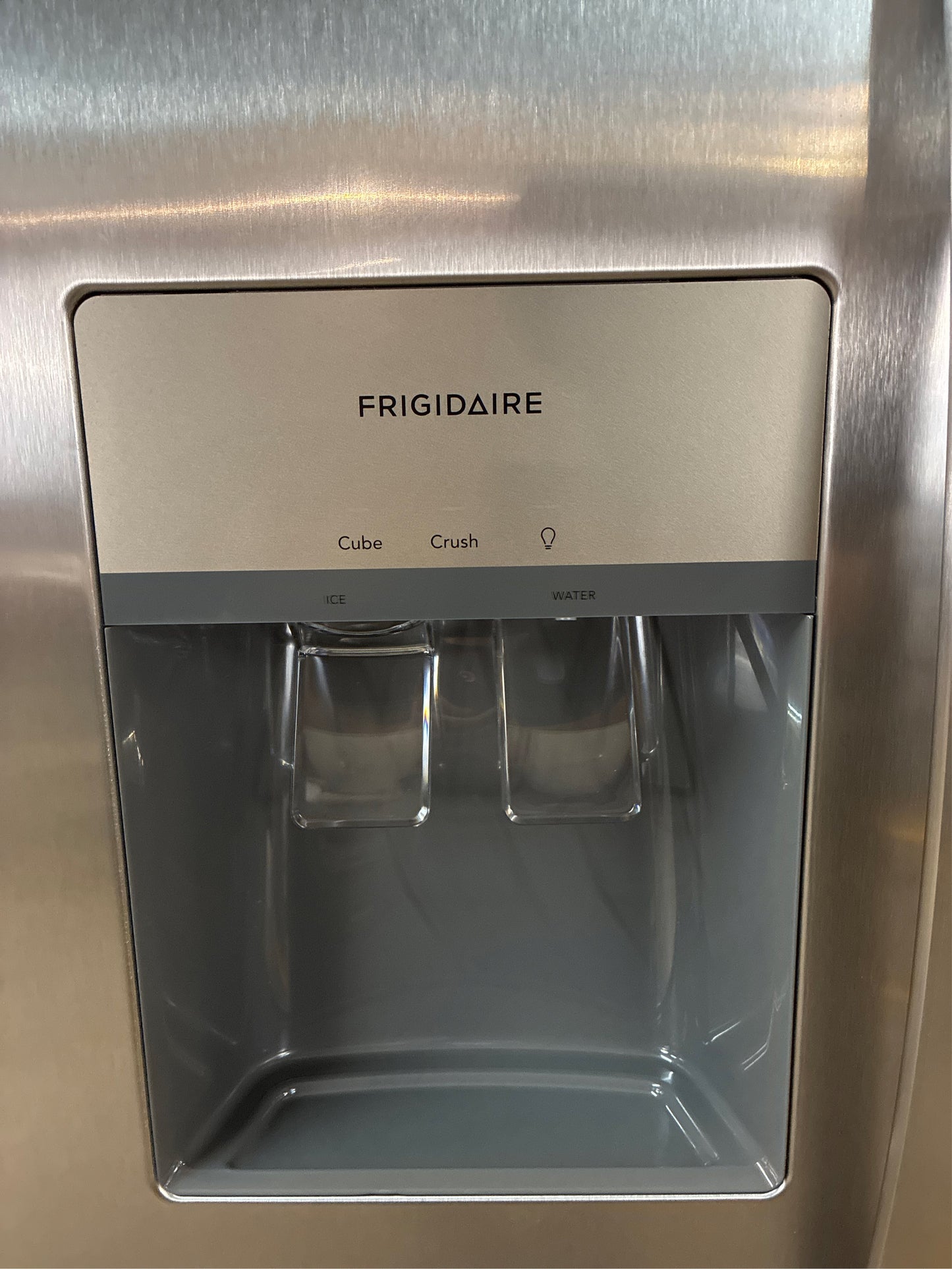 Frigidaire 36 in. Side by Side, 25.6., cu ft, SS Refrigerator