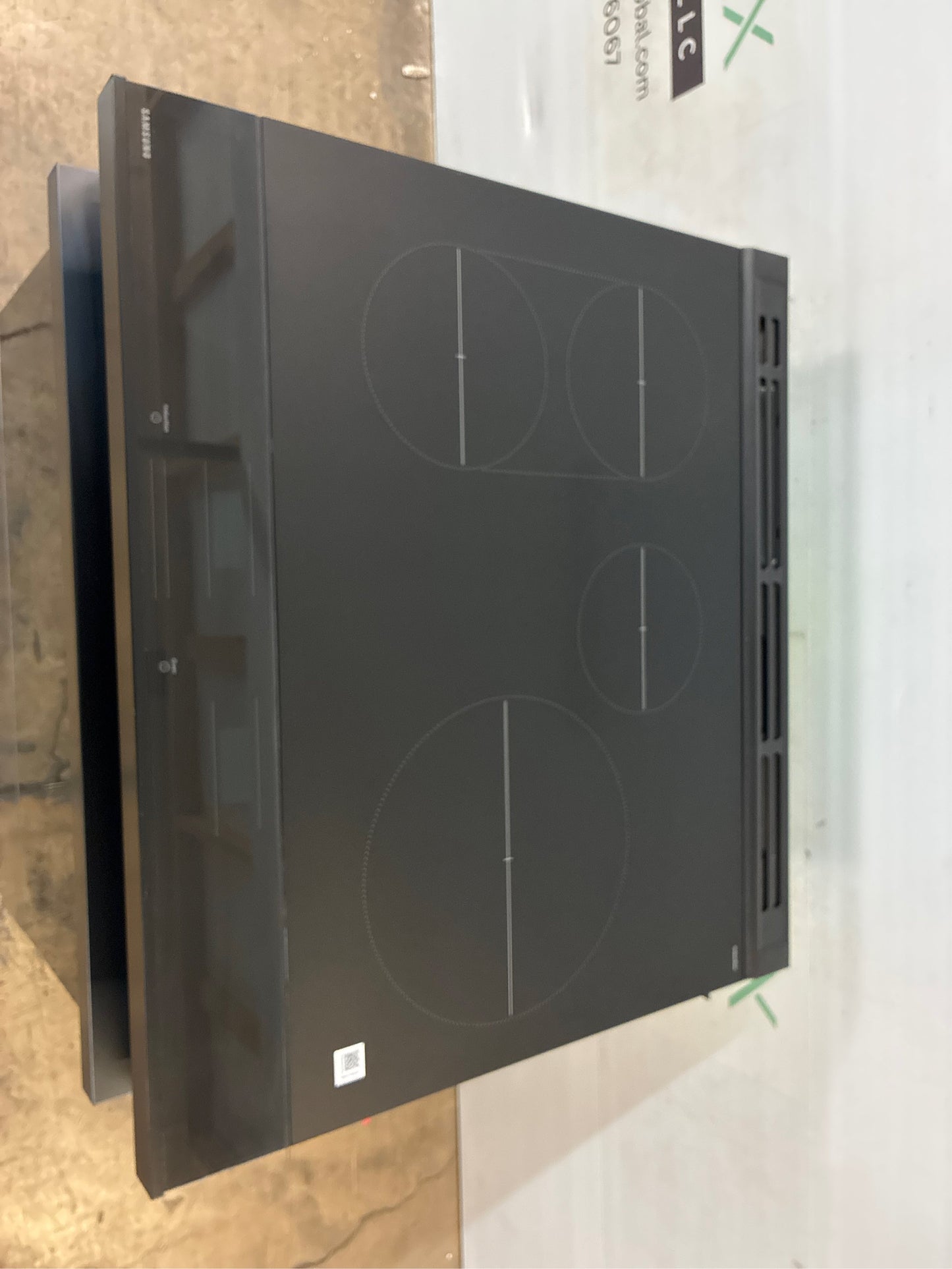 Samsung - Bespoke 30 6.3 cu.ft. Induction Range