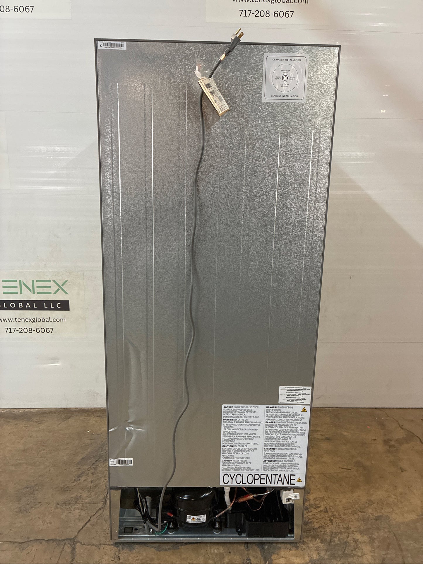 Frigidaire 17.6 cu ft Top-Freezer Refrigerator