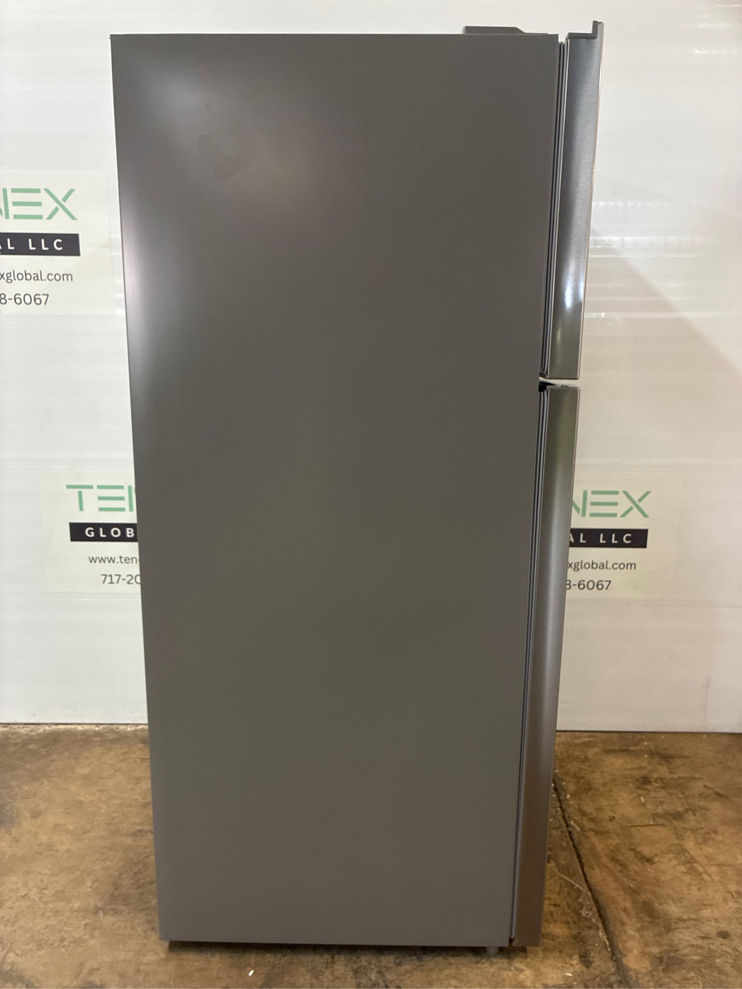 17.6 cu. ft. Top Freezer Refrigerator