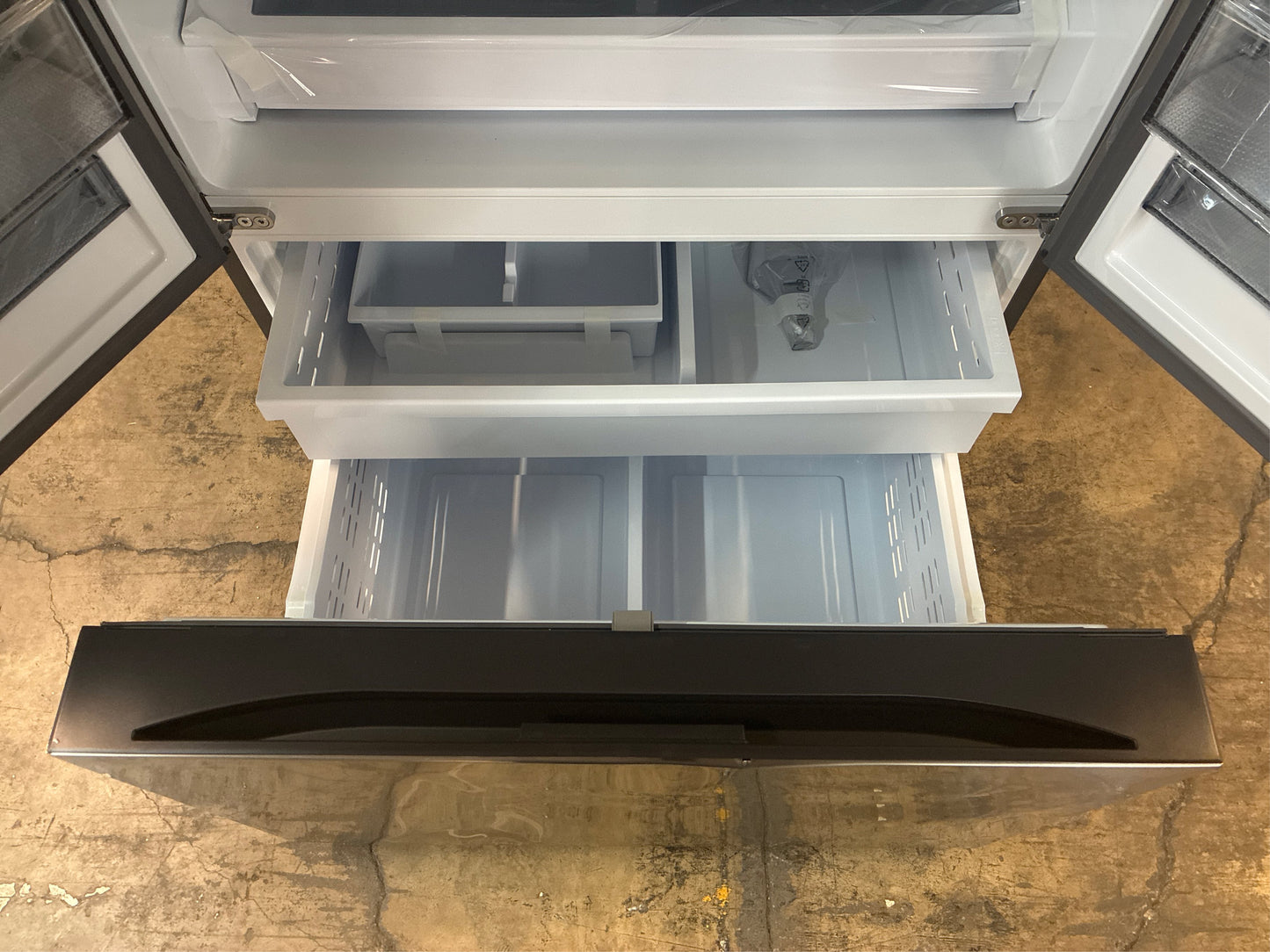 Samsung 32 cu. ft. French Door Refrigerator with Ice Maker