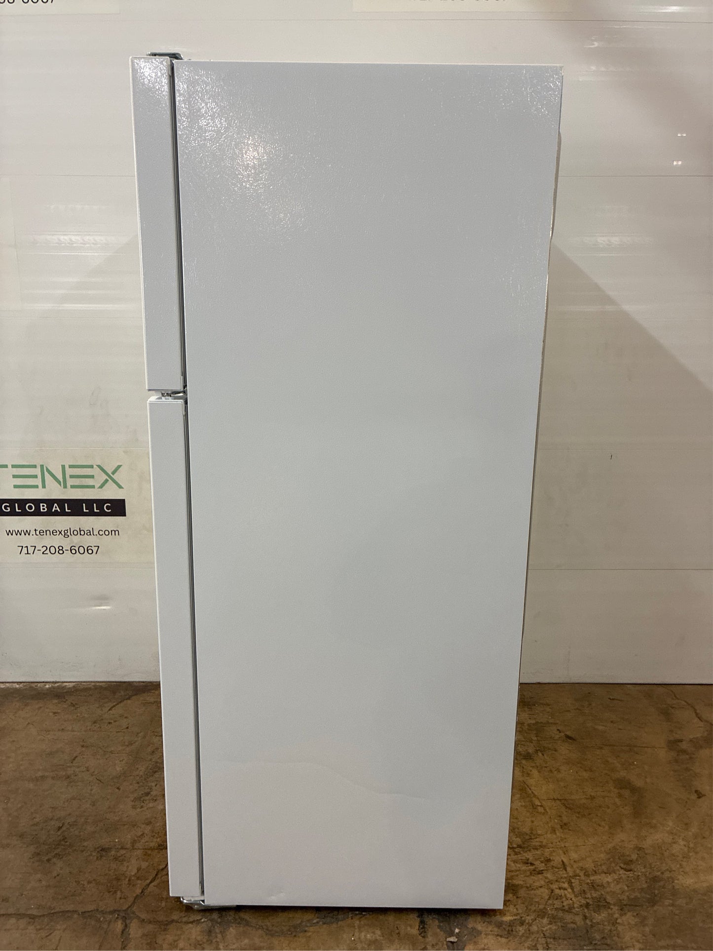 Frigidaire 18.2 cu.ft Top Freezer Refrigerator in White