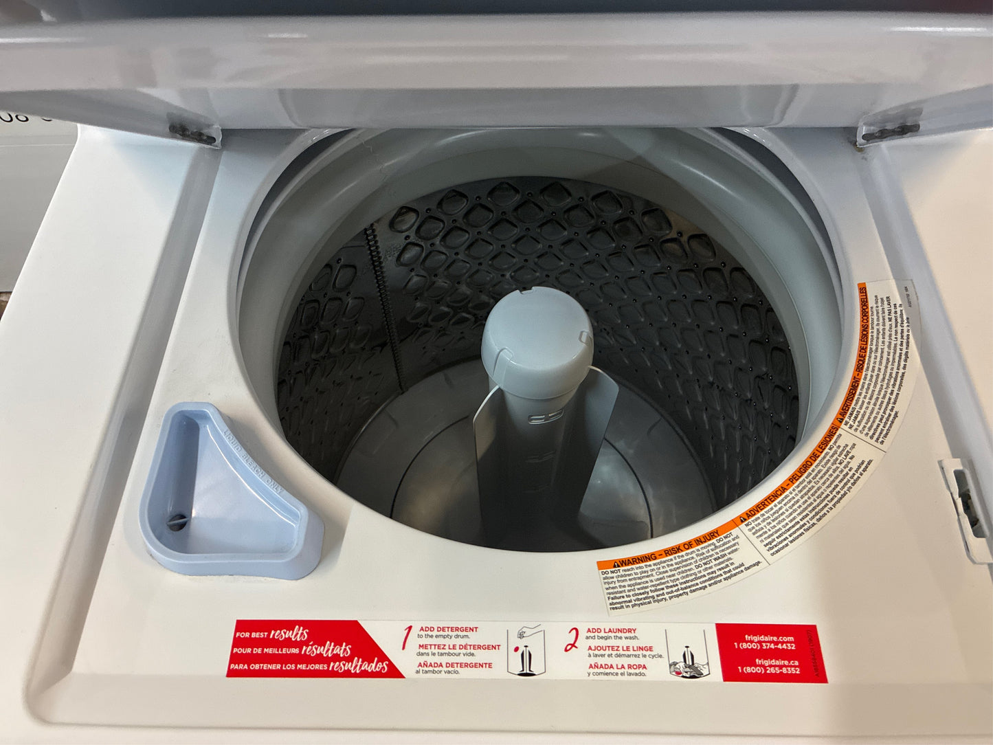 Frigidaire 3.9-cu ft Washer/5.5-cu ft Dryer