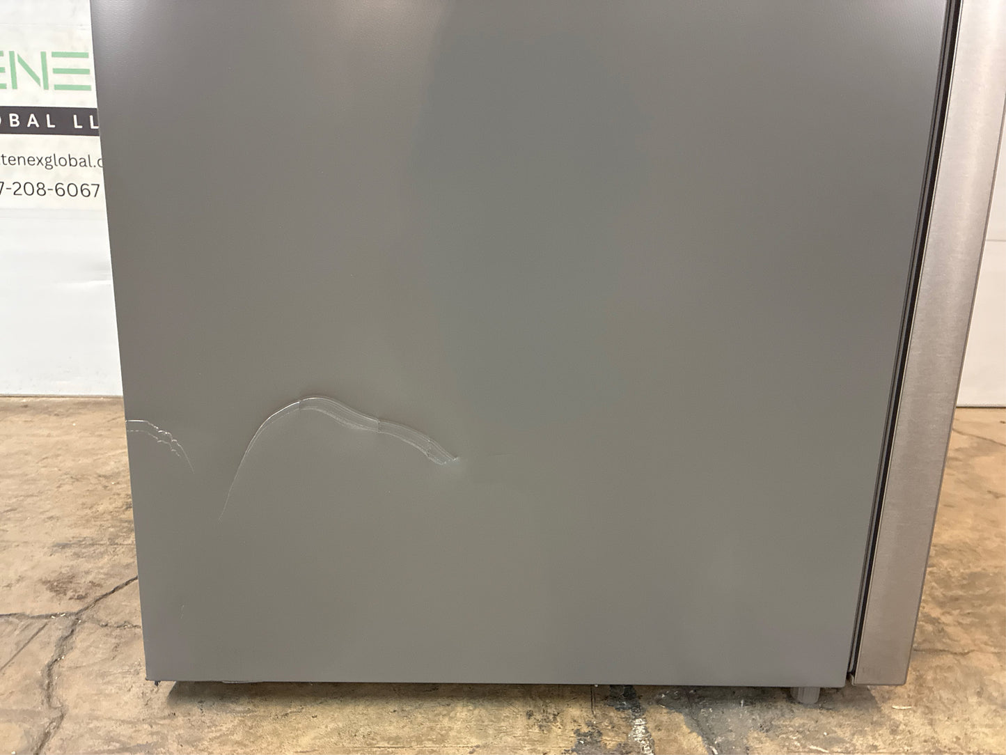 Frigidaire 17.6 cu. ft. Top Freezer Refrigerator