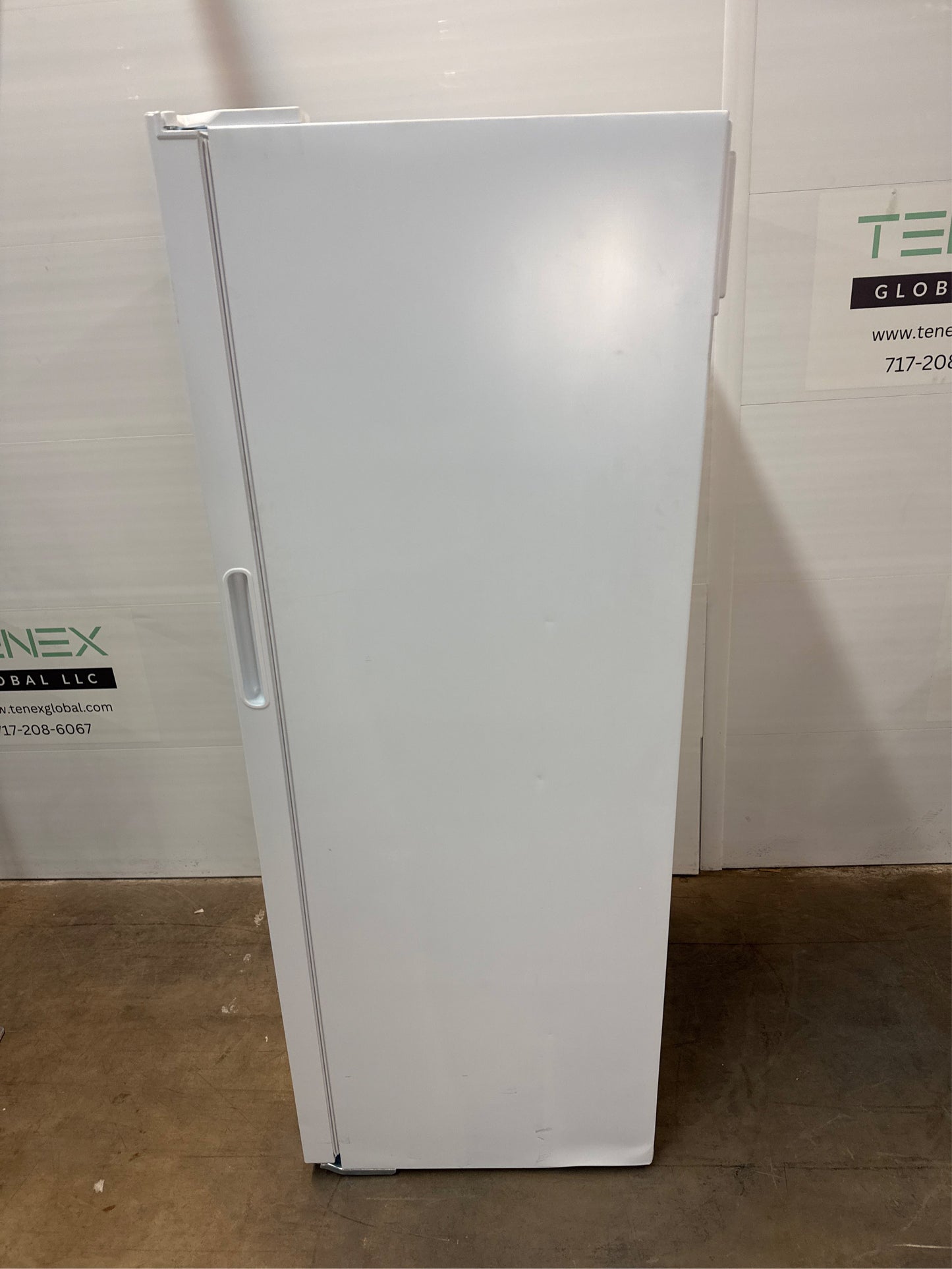 27.8" Frigidaire Upright Freezer, 13 cu ft, Frost Free