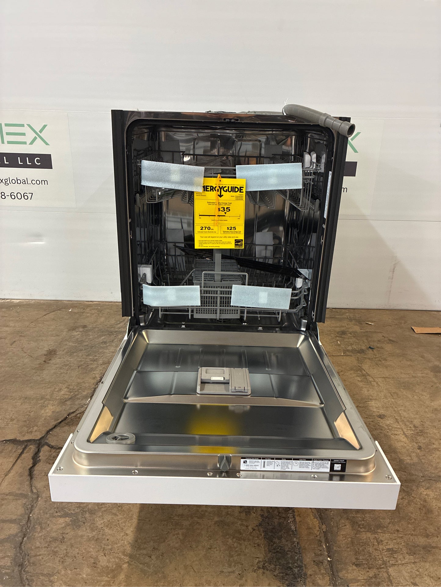 Frigidaire 24-in Dishwasher, White