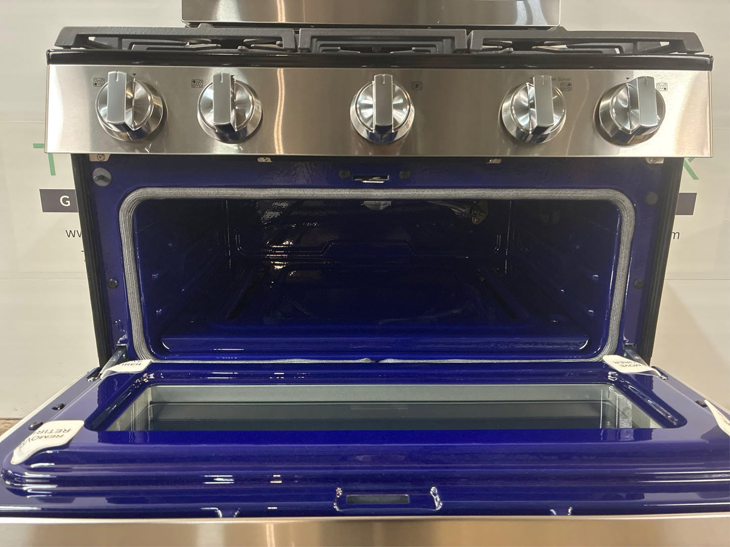 LG 30" 5 burners Double Oven Gas Range.