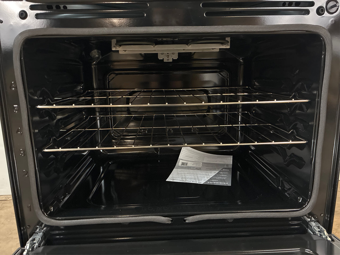 Frigidaire 30 in. 5-Burner Electric Range, Black