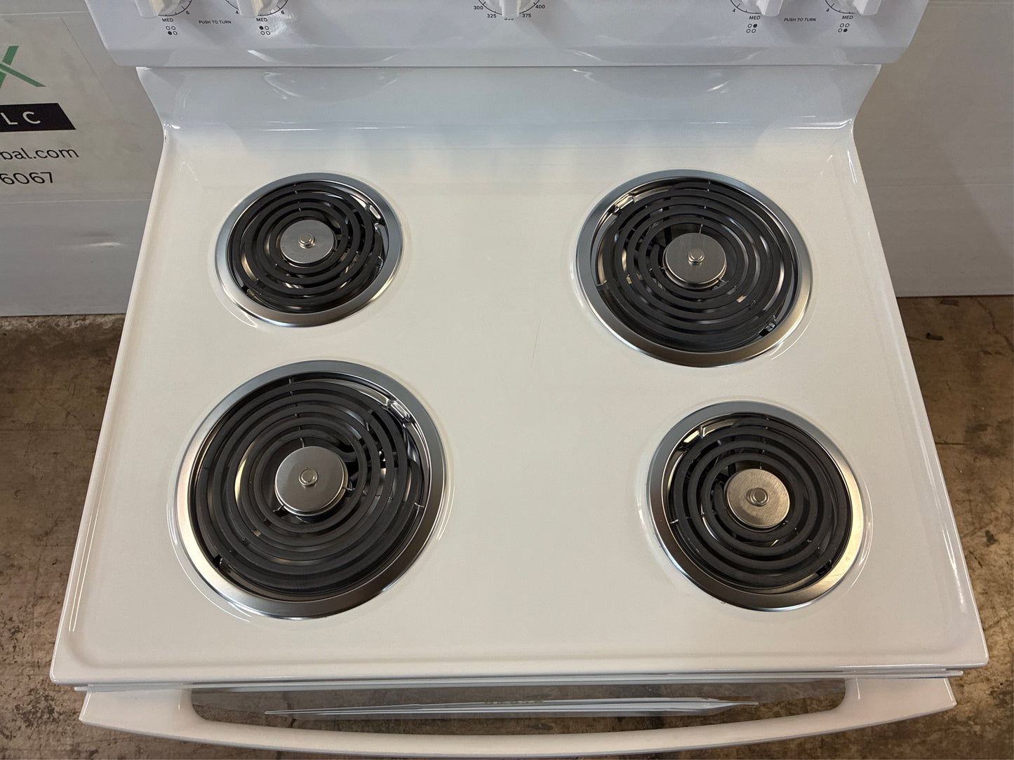 Amana 30 in. 4 Burner Electric Range, White, Glass Door
