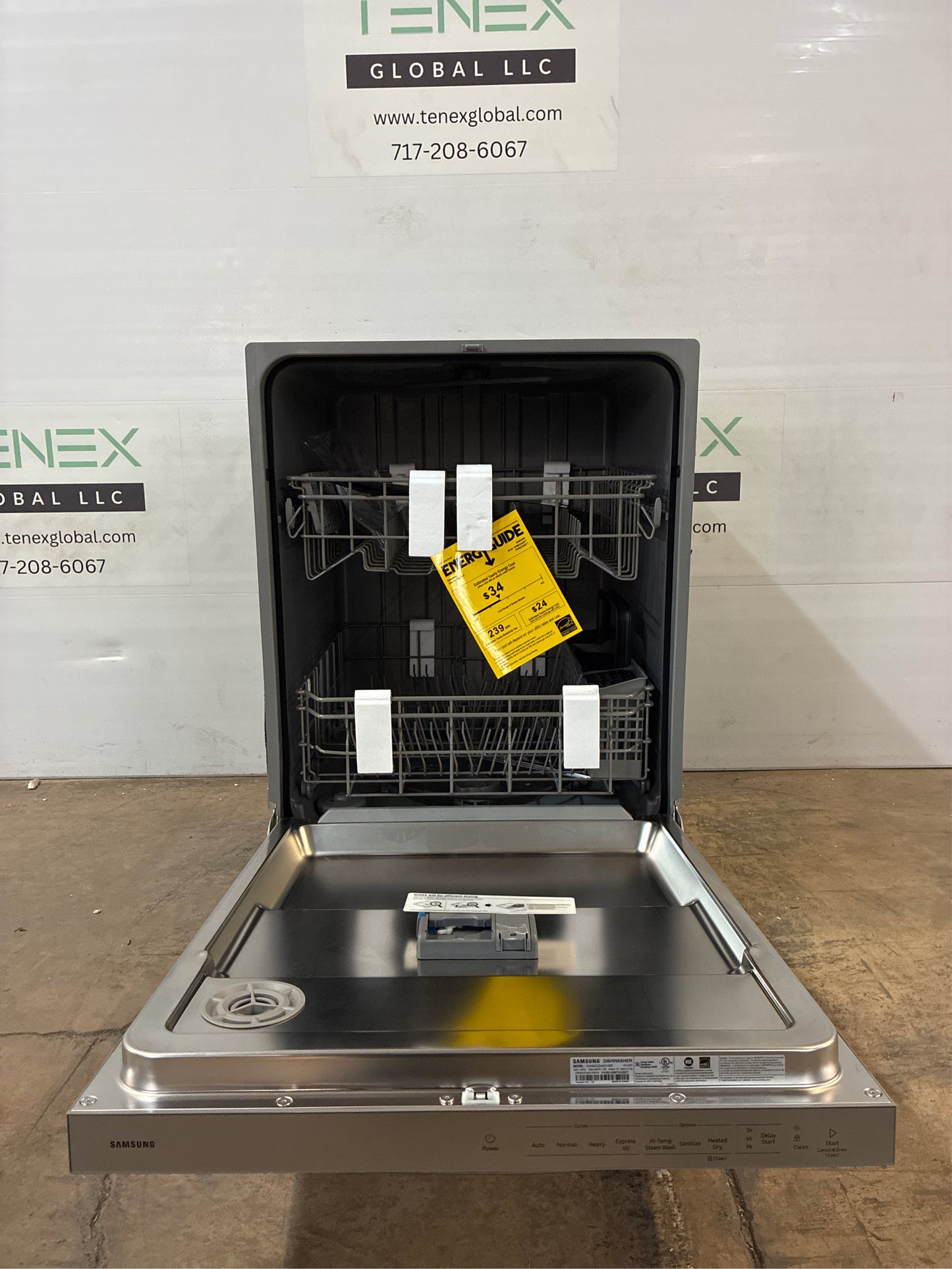 Samsung - Fingerprint-Resistant Dishwasher with Rack