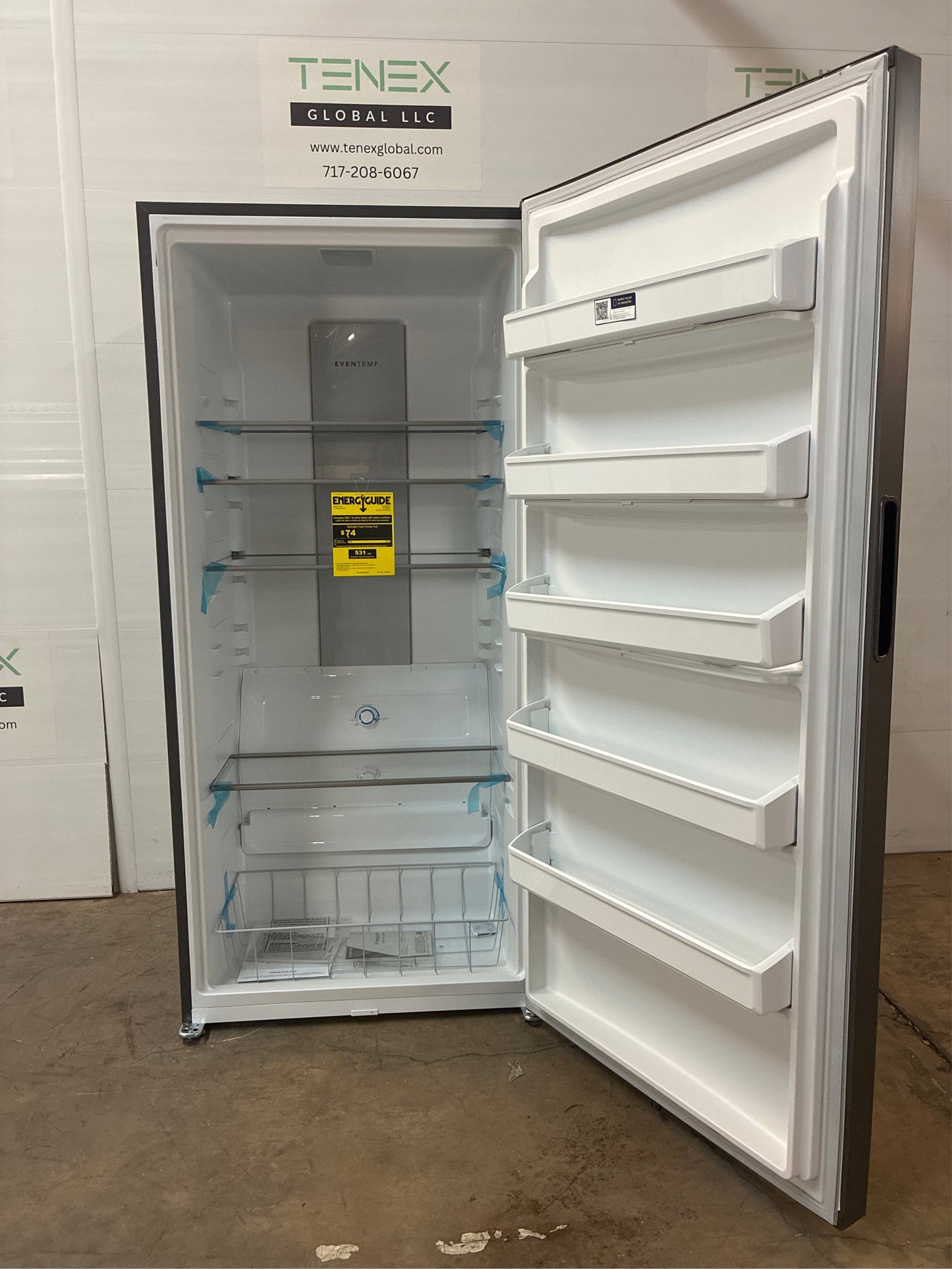 Frigidaire 32.6 in Upright Freezer 20 cu ft., Carbon