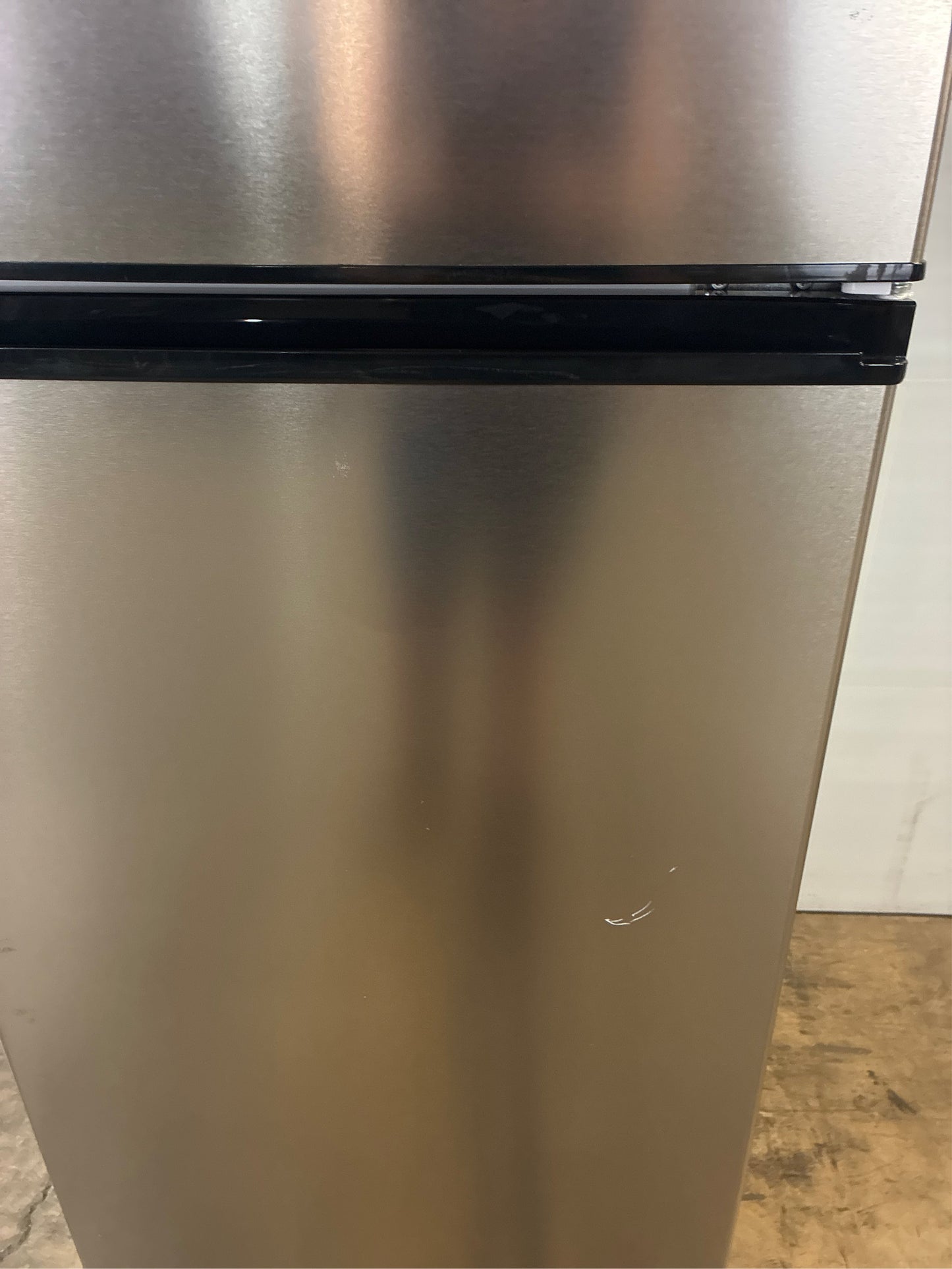 7.1 cu. ft. Top Freezer Refrigerator