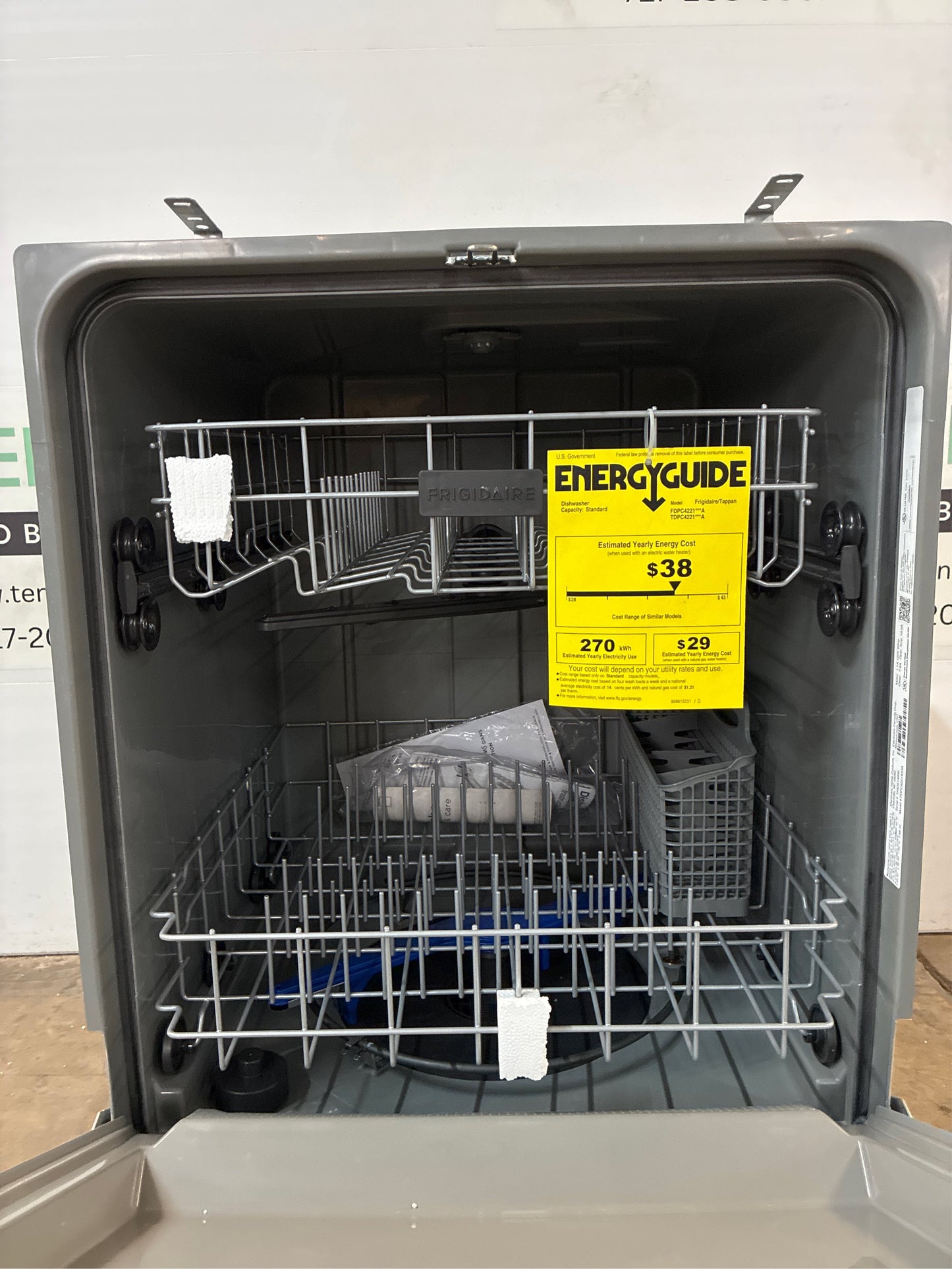 Frigidaire 24-in Built-In Dishwasher (Stainless)