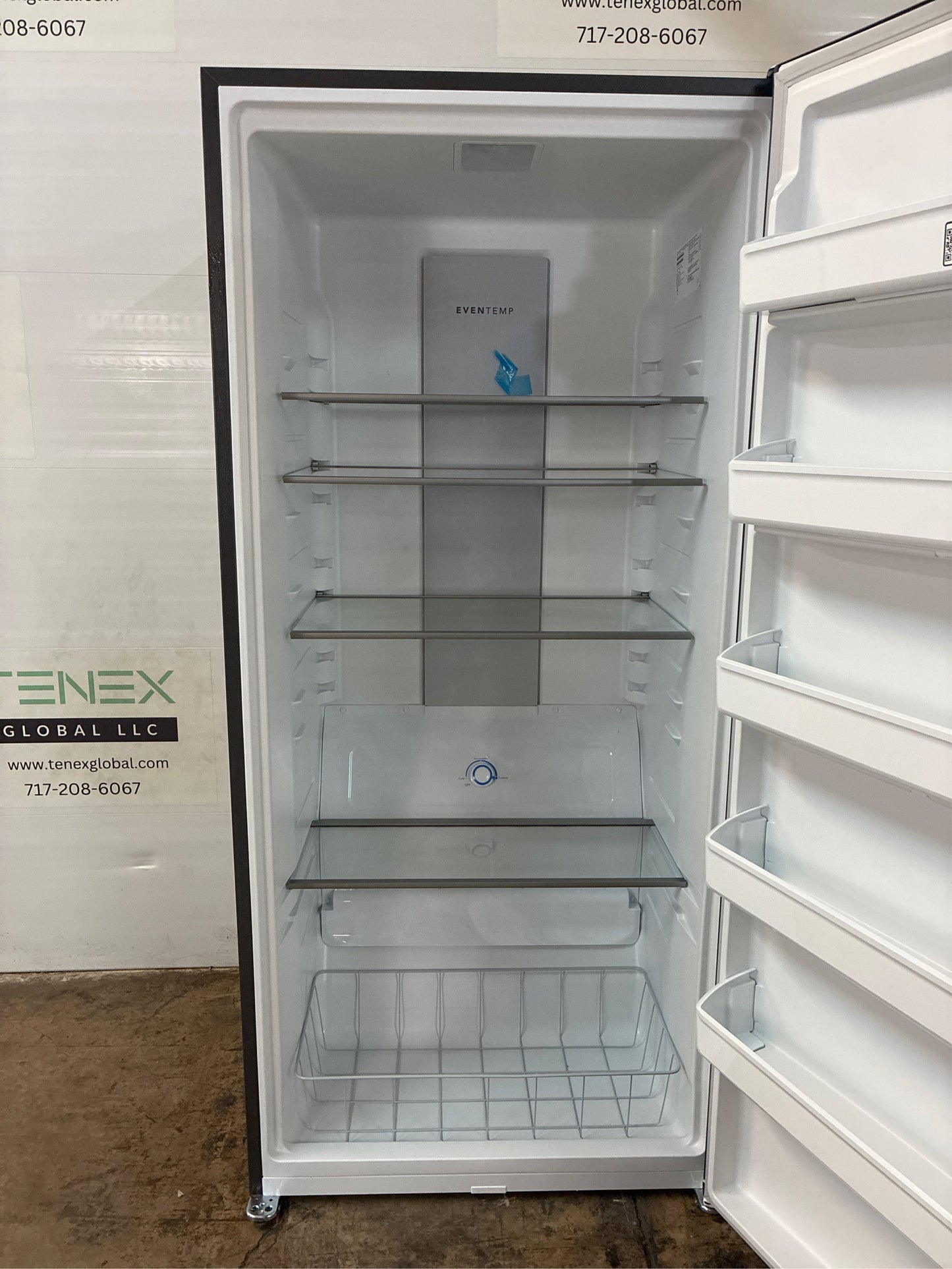 Frigidaire 32.6 in. Upright Freezer, 20 cu ft, Carbon