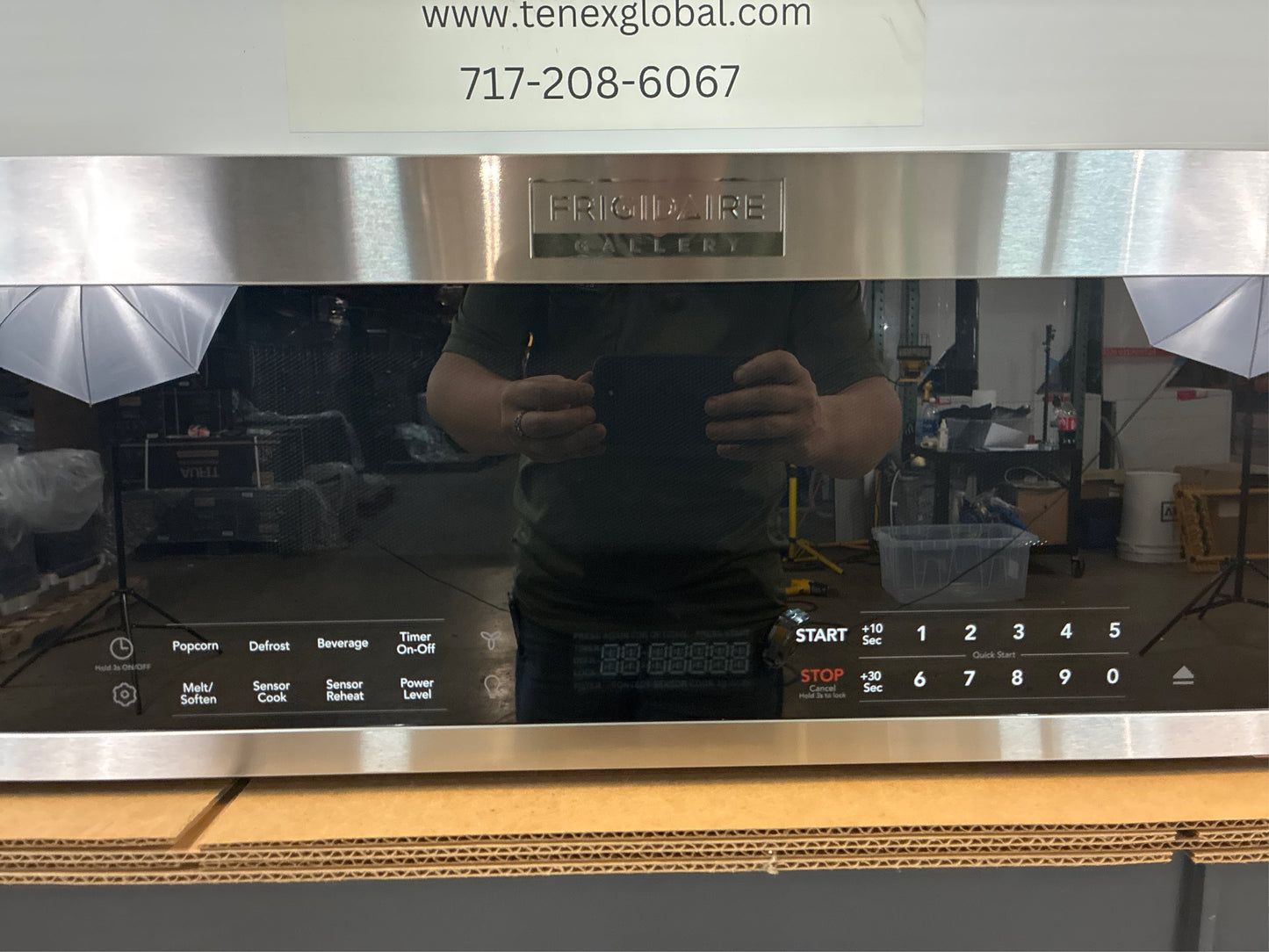 Frigidaire Gallery 30 in. 1.2 cu. ft. Microwave Steel