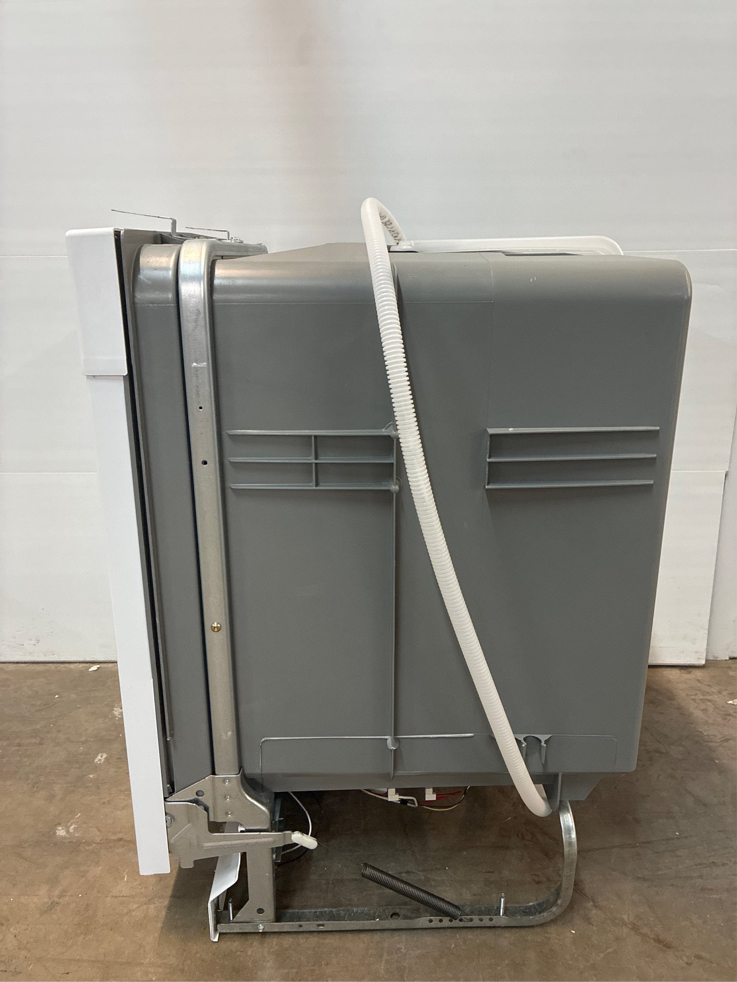 Frigidaire 24 in. White Front-Control Dishwasher