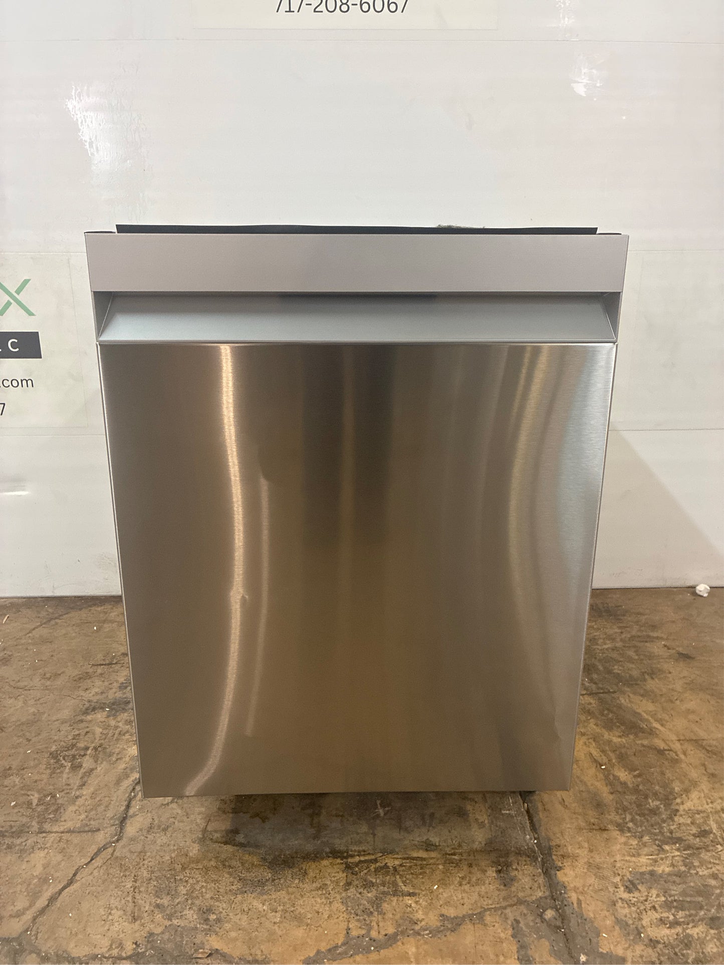 Samsung Smart 46 dBA Dishwasher w/ StormWash