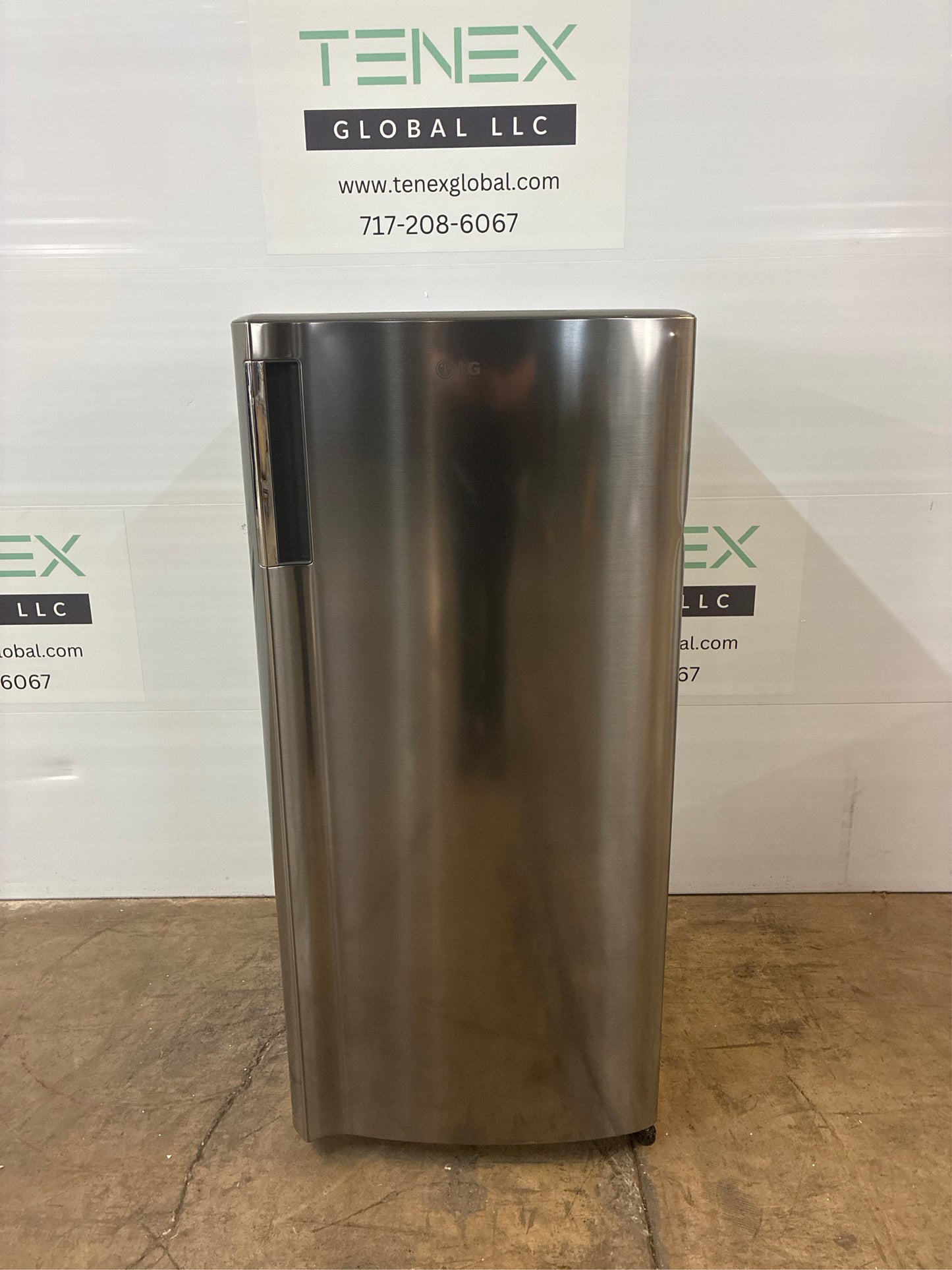 LG 5.79-cu ft Mini Refrigerator with Freezer