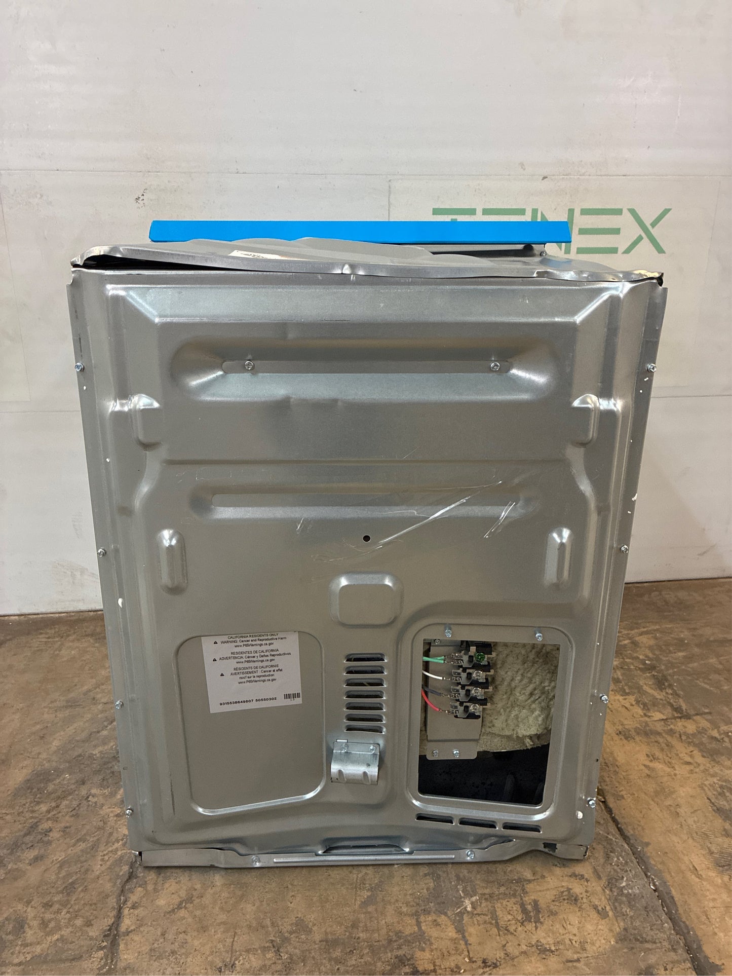 Frigidaire Gallery 24-in Electric Wall Oven, Air Fry