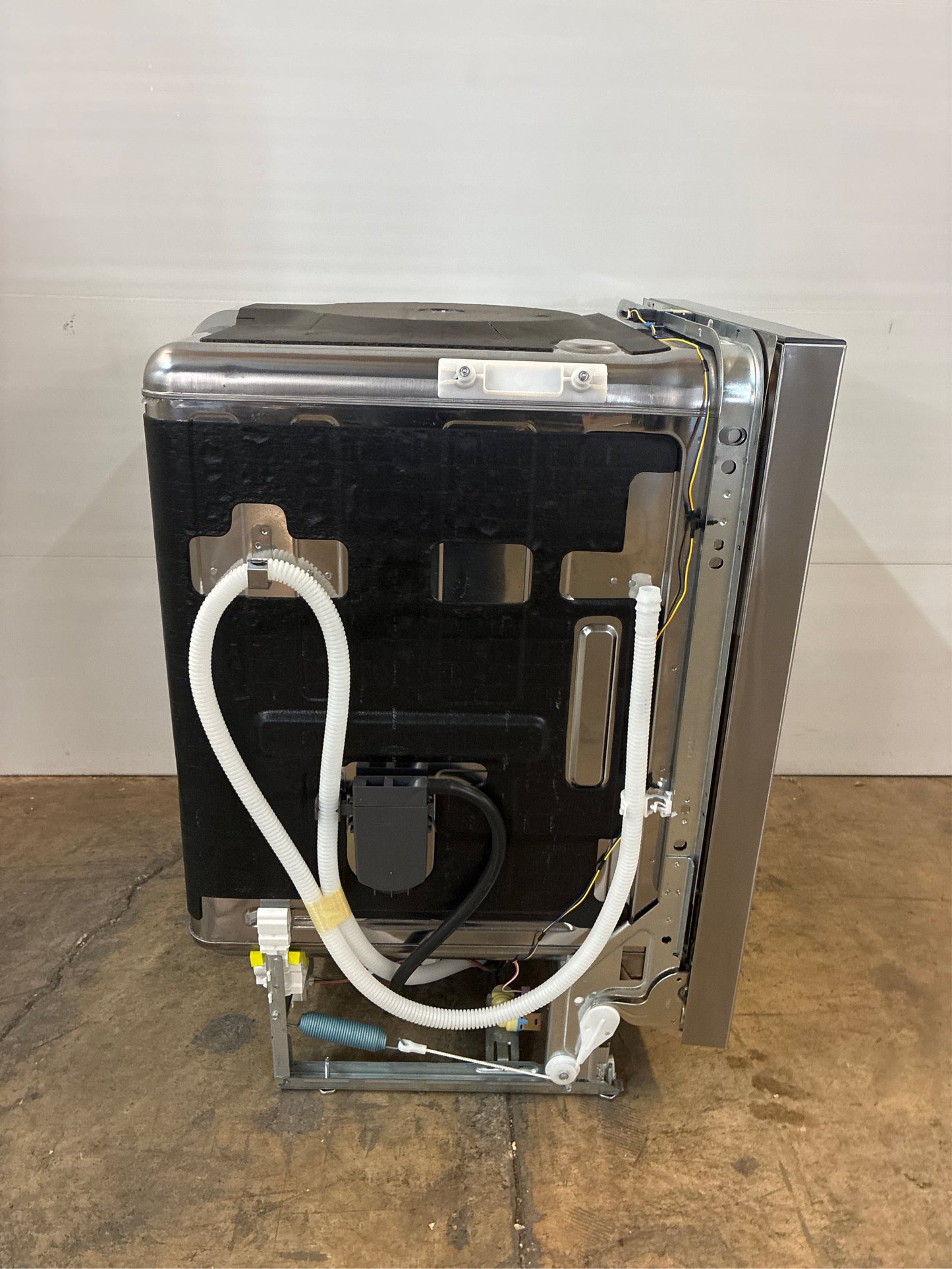 GE 24-in Smart Dishwasher, 44-dBA Quiet