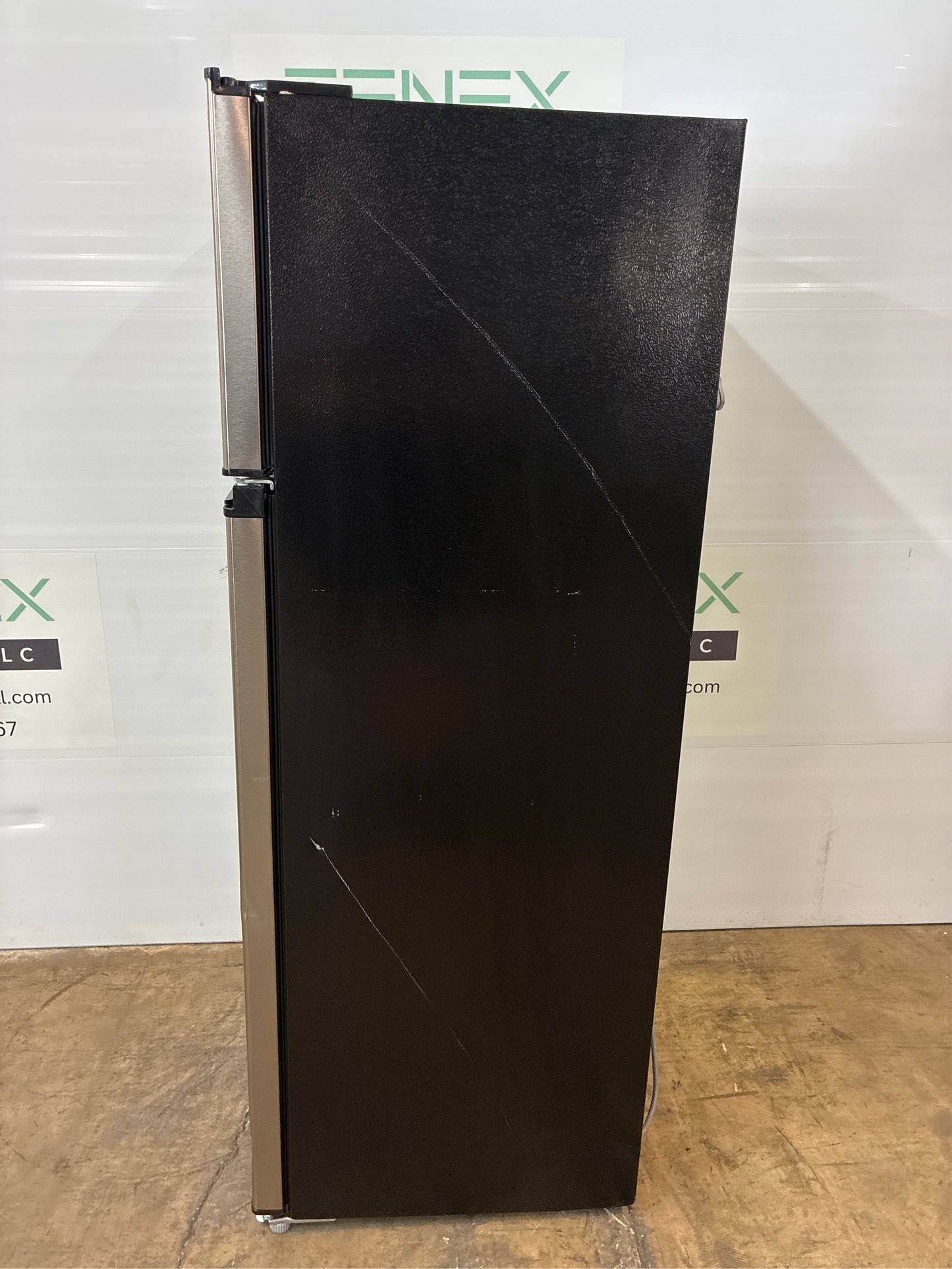 7.1 cu. ft. Top Freezer Refrigerator Stainless