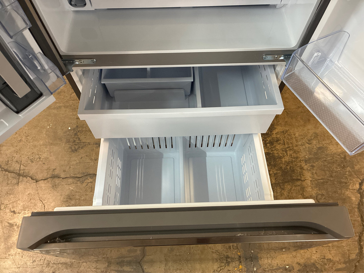 Samsung 33 in. French Door Refrigerator w/ Beverage Center