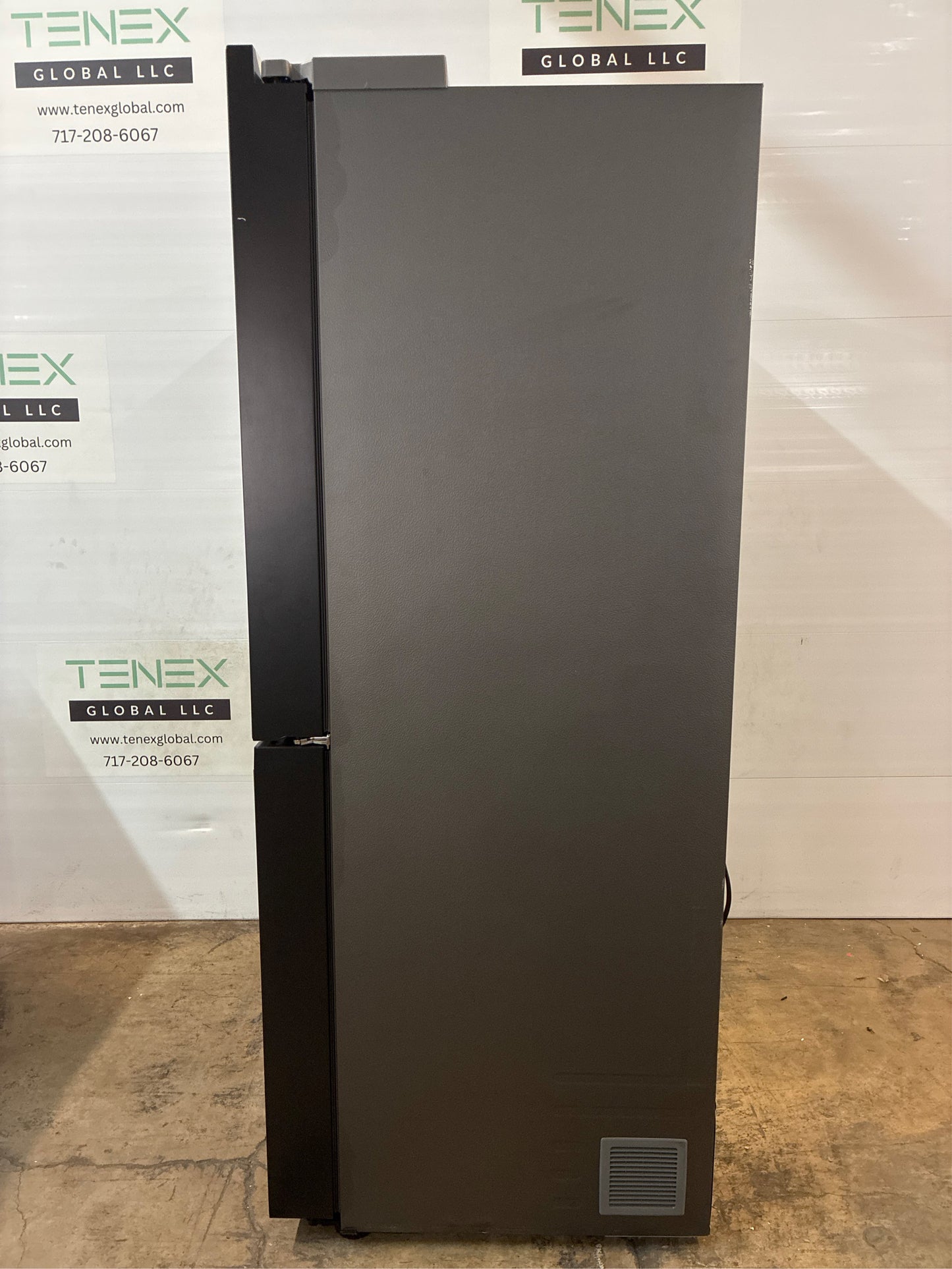Samsung Bespoke 4-Door Flex Refrigerator with Hub+ Charcoal