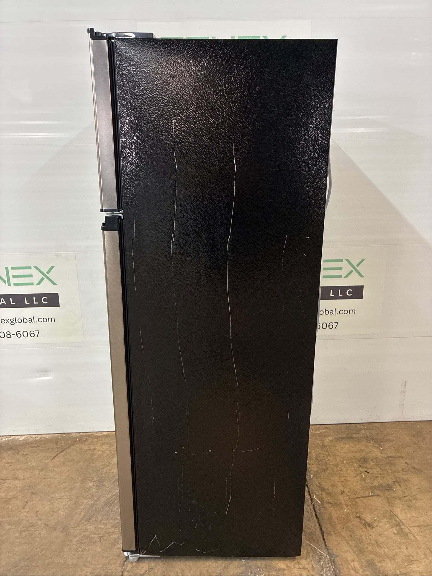 7.1 cu. ft. Top Freezer Refrigerator SS Look