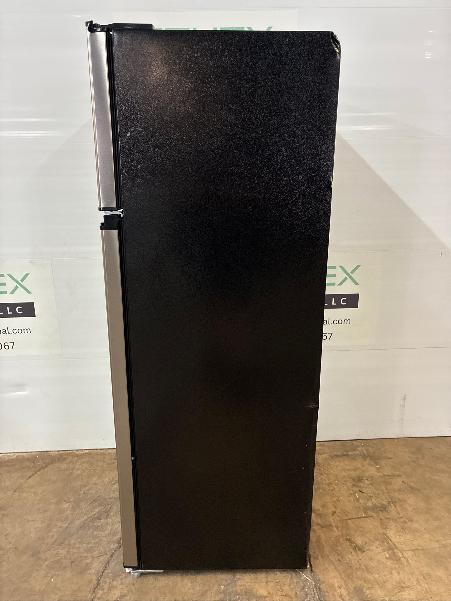 7.1 cu. ft. Top Freezer Refrigerator Steel Look