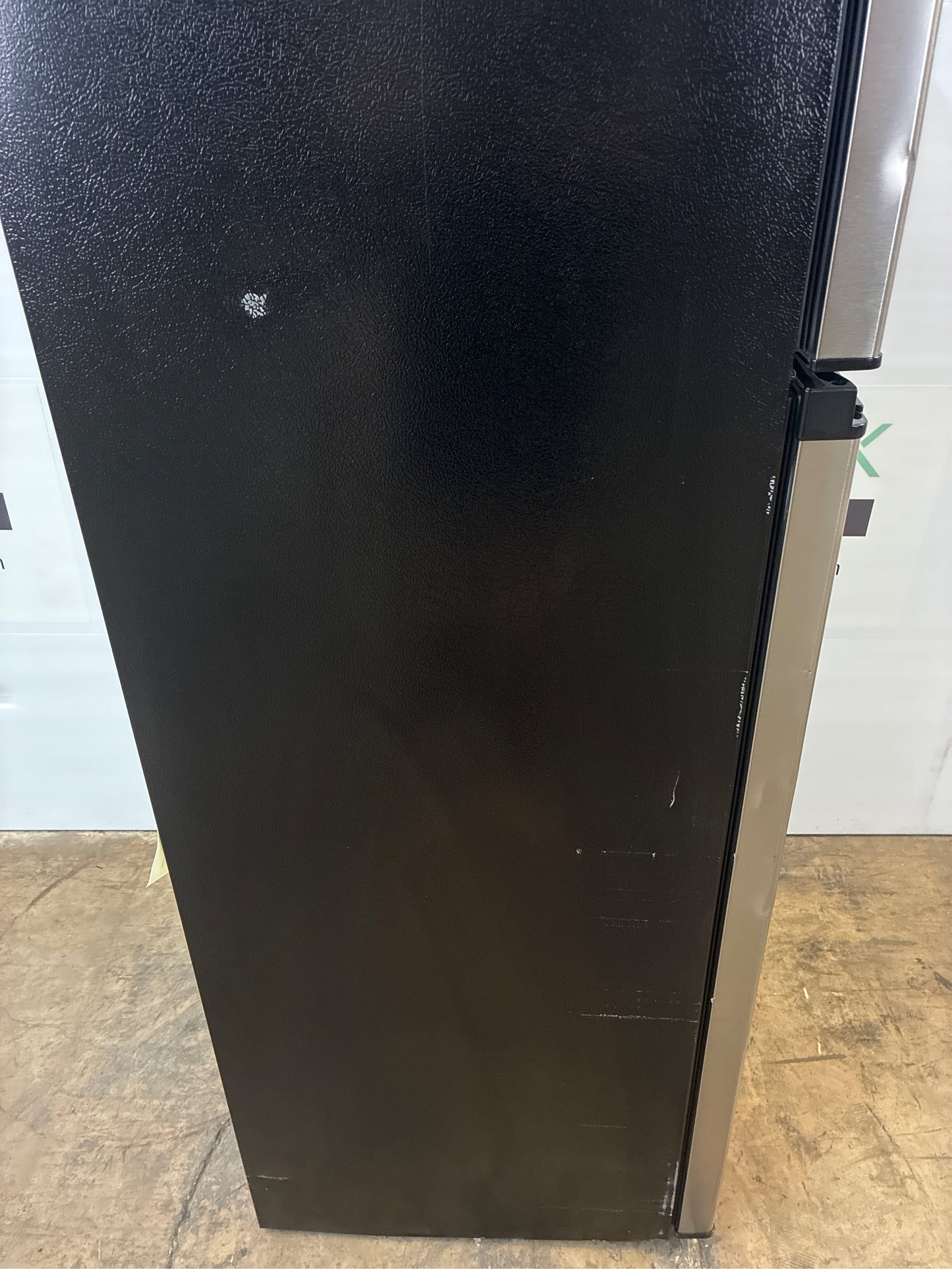 7.1 cu. ft. Top Freezer Refrigerator